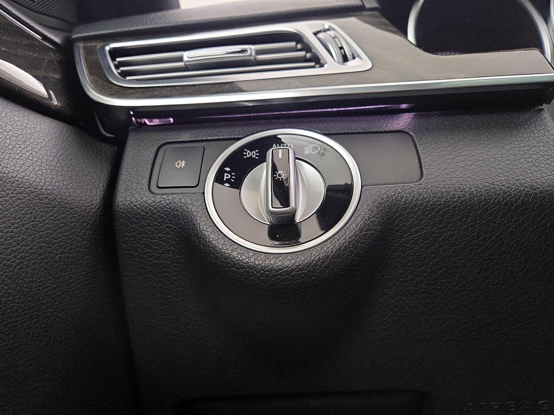 Thumbnail: 2016 Mercedes-Benz E-Class - 13