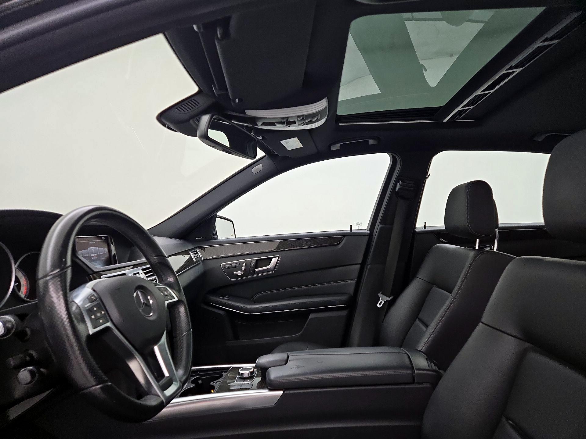 Thumbnail: 2016 Mercedes-Benz E-Class - 20