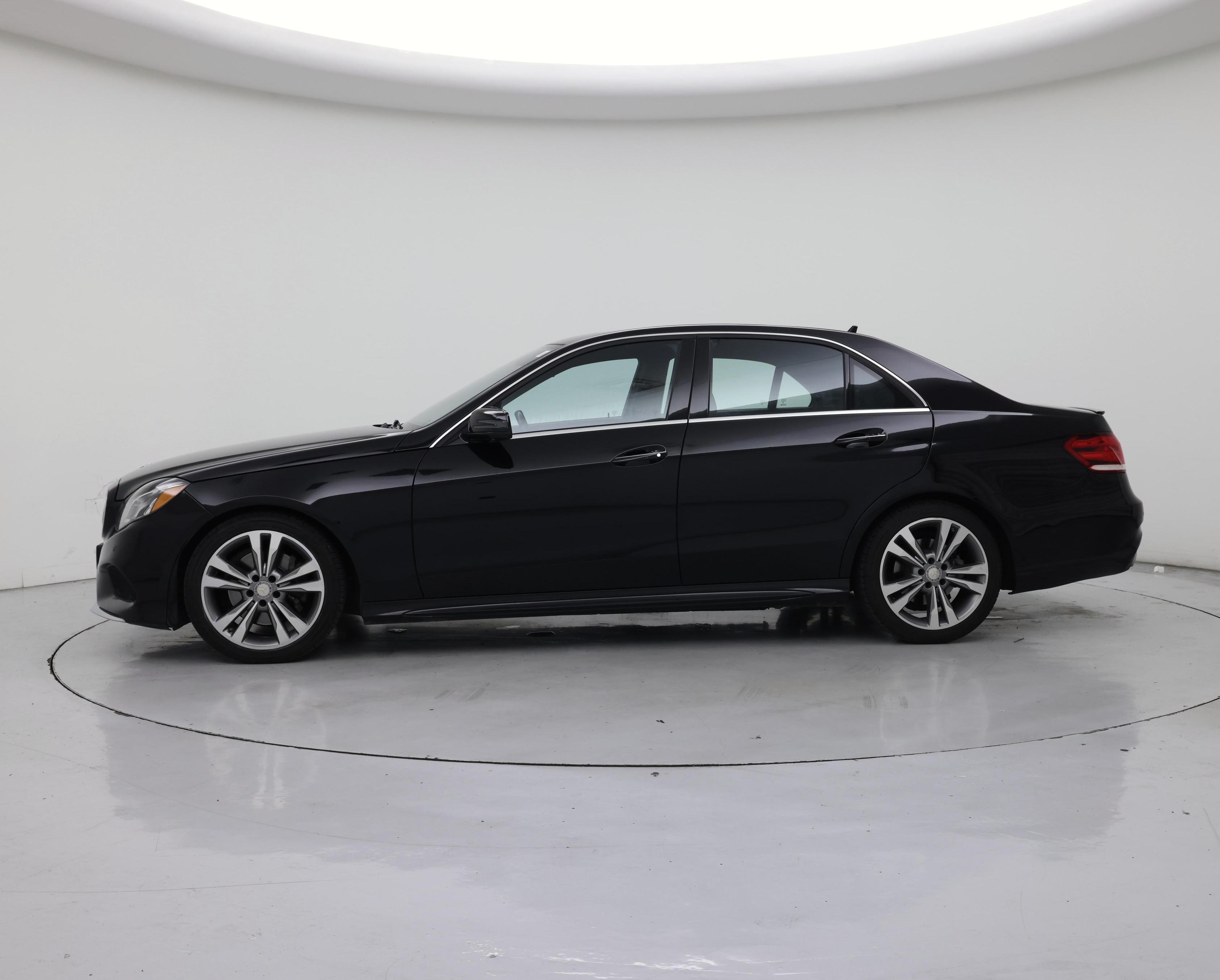 Thumbnail: 2016 Mercedes-Benz E-Class - 3