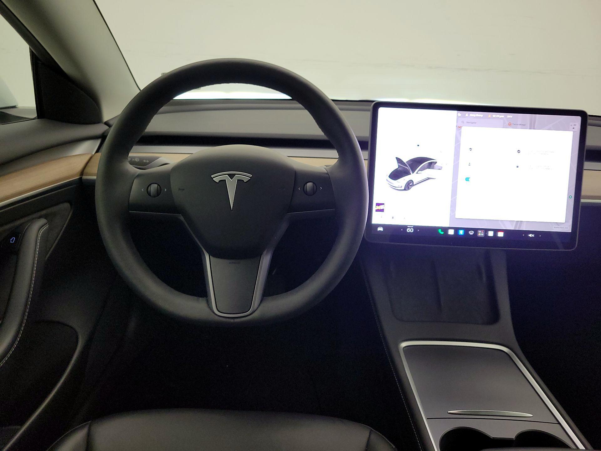Thumbnail: 2023 Tesla Model 3 - 10