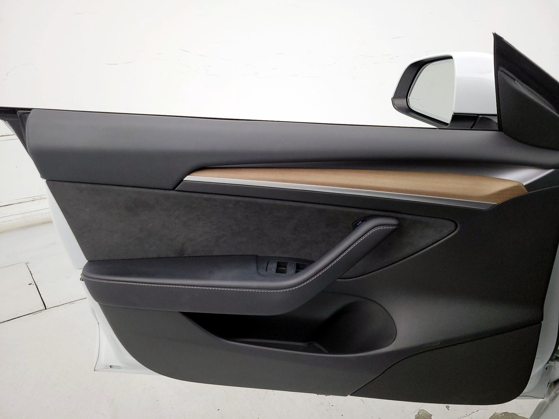Thumbnail: 2023 Tesla Model 3 - 12