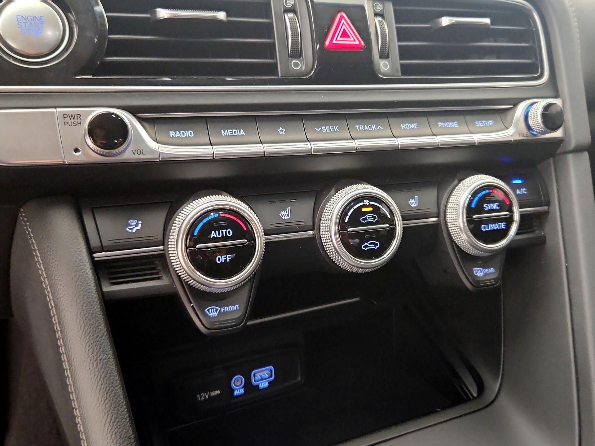 Thumbnail: 2020 Genesis G70 - 16