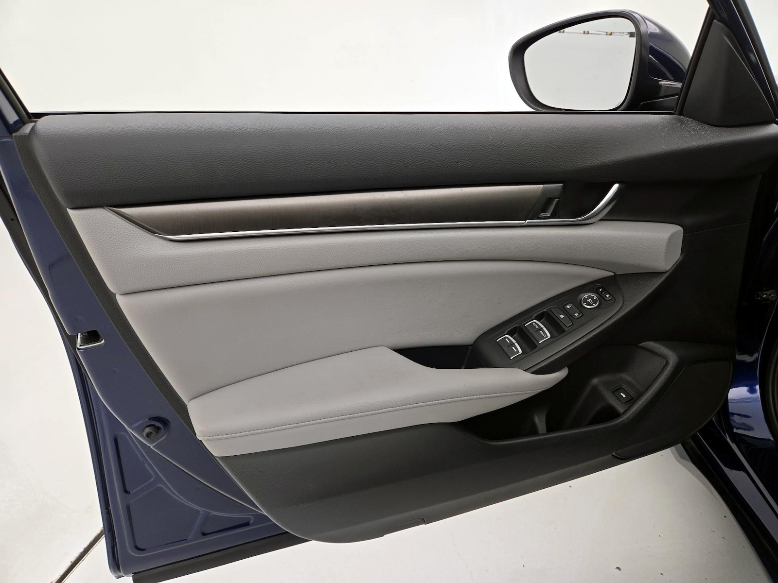 2020 Honda Accord LX - Photo 13
