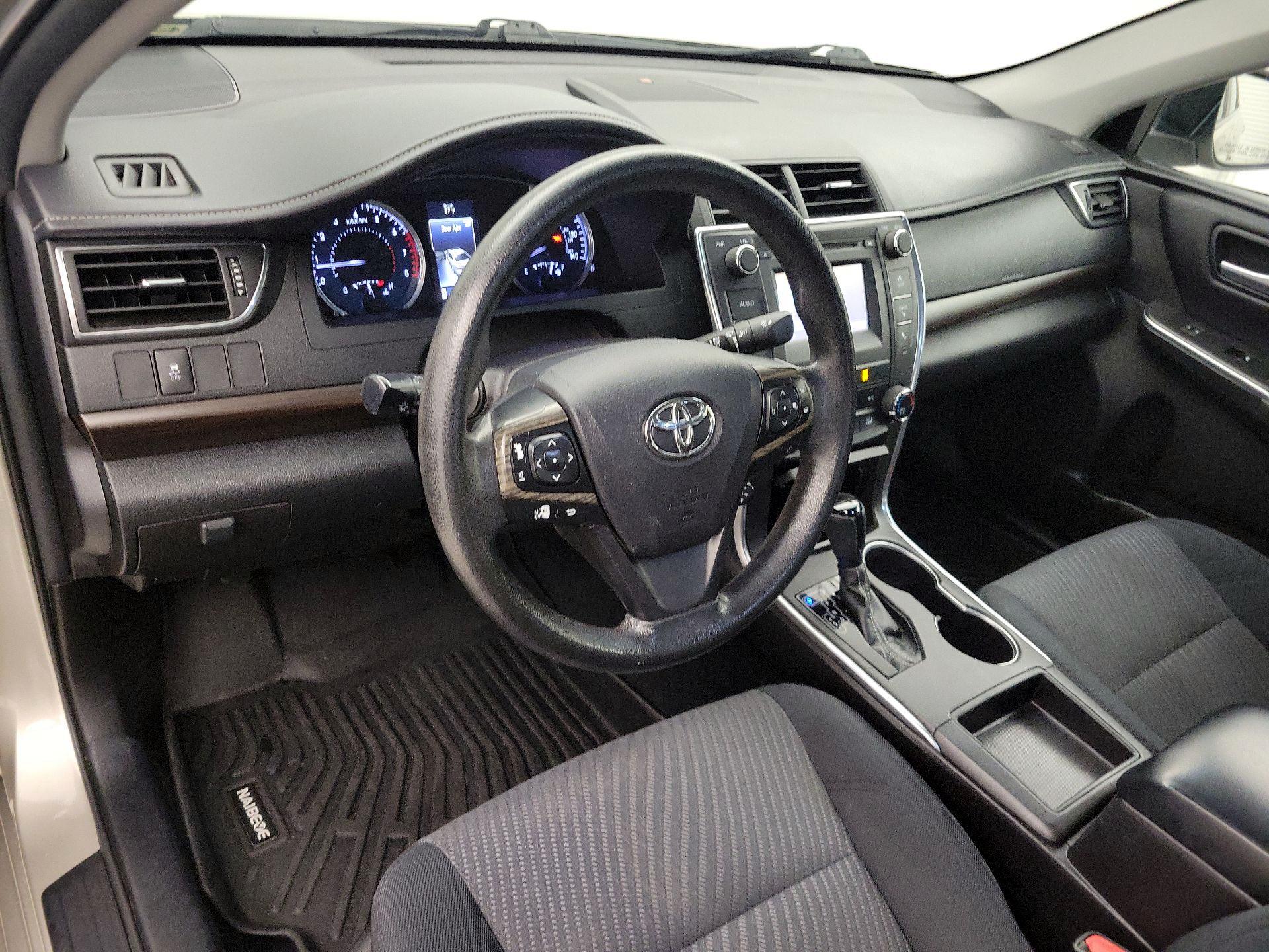 Thumbnail: 2017 Toyota Camry - 9