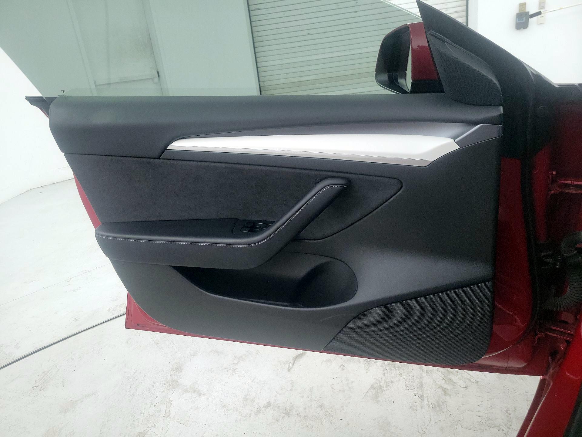 Thumbnail: 2021 Tesla Model 3 - 12