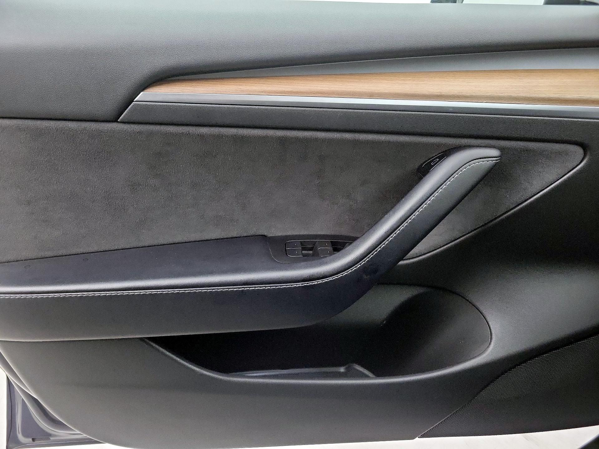 Thumbnail: 2022 Tesla Model 3 - 12