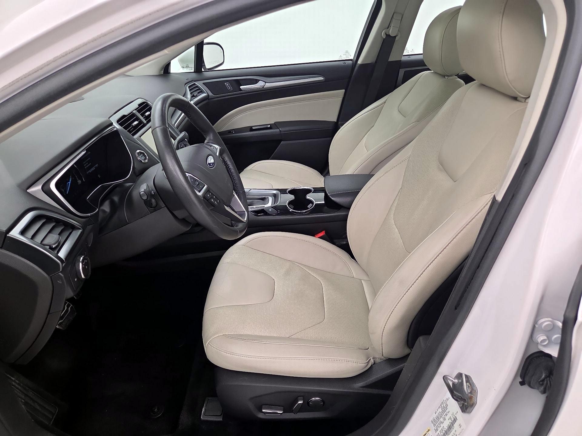 Thumbnail: 2016 Ford Fusion - 11