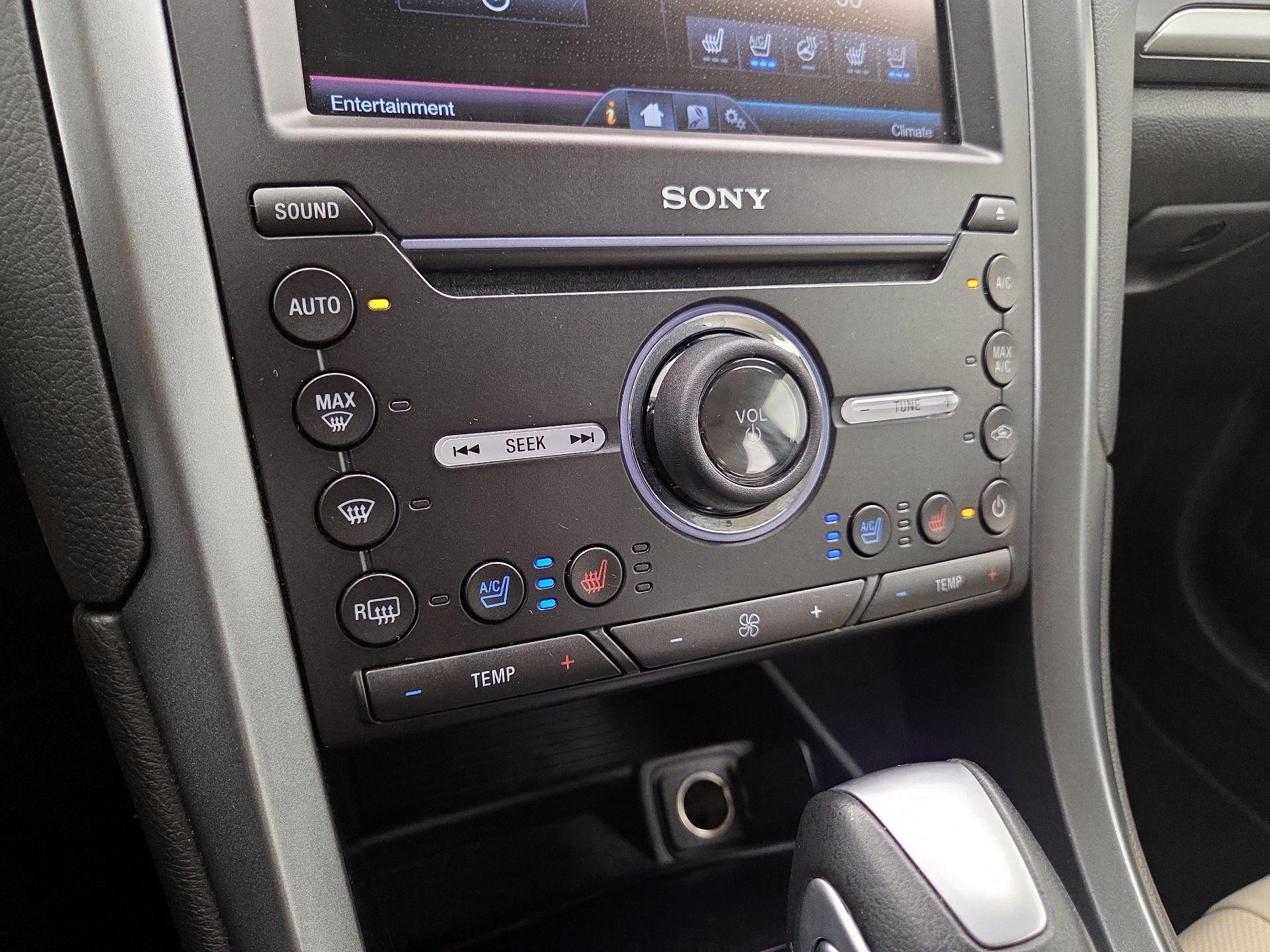 Thumbnail: 2016 Ford Fusion - 17