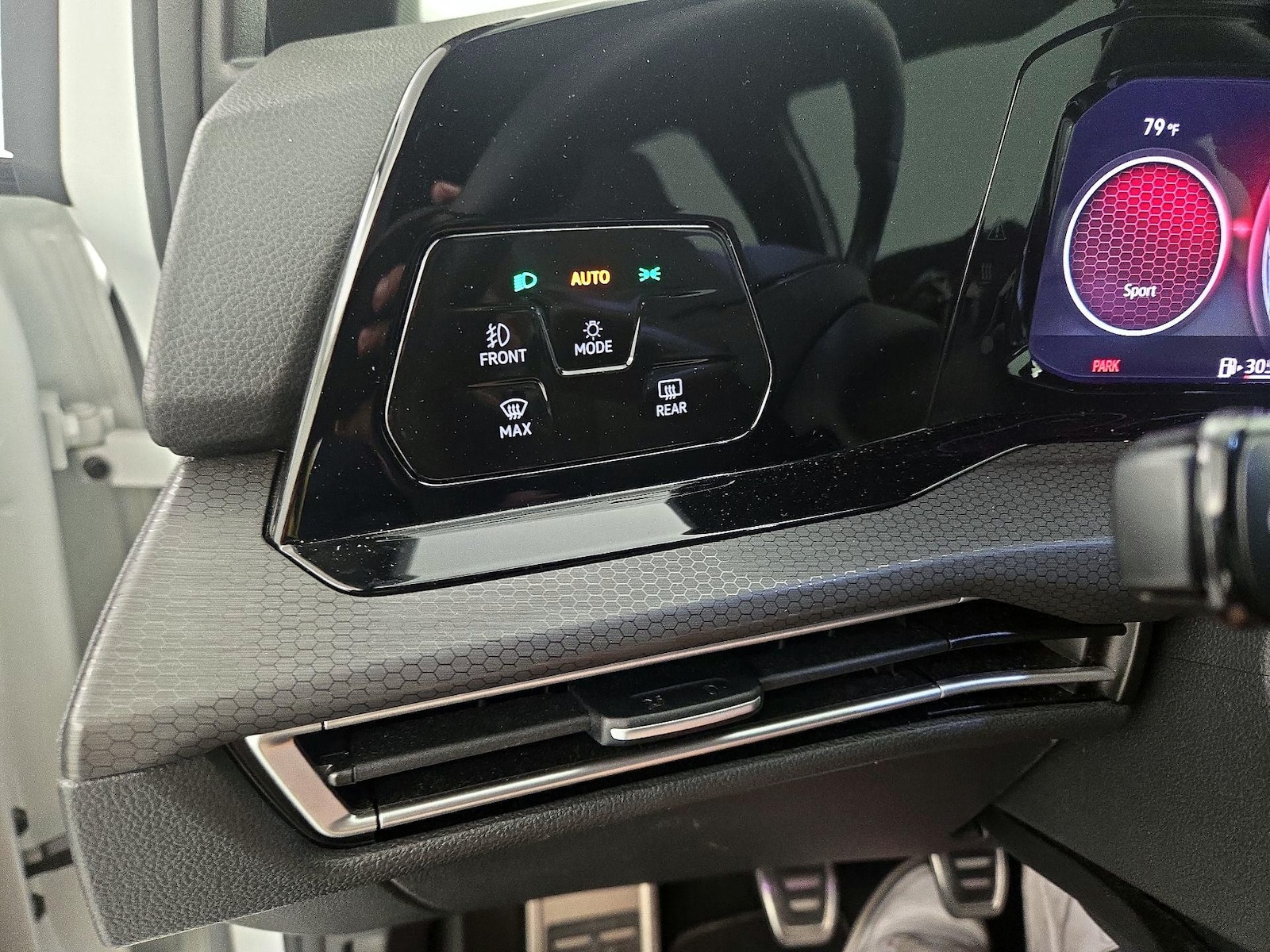 2022 Volkswagen Golf GTI SE - Photo 14