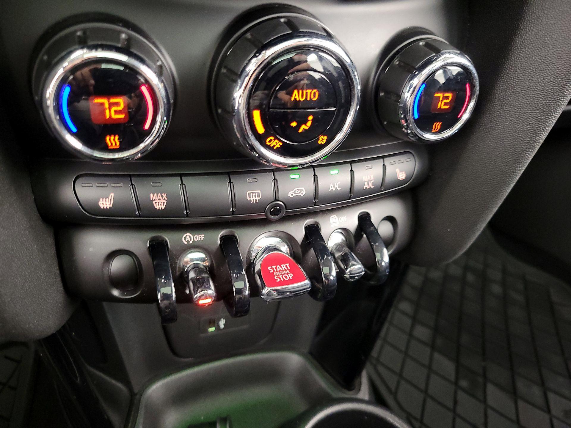 Thumbnail: 2019 MINI Cooper Hardtop - 16