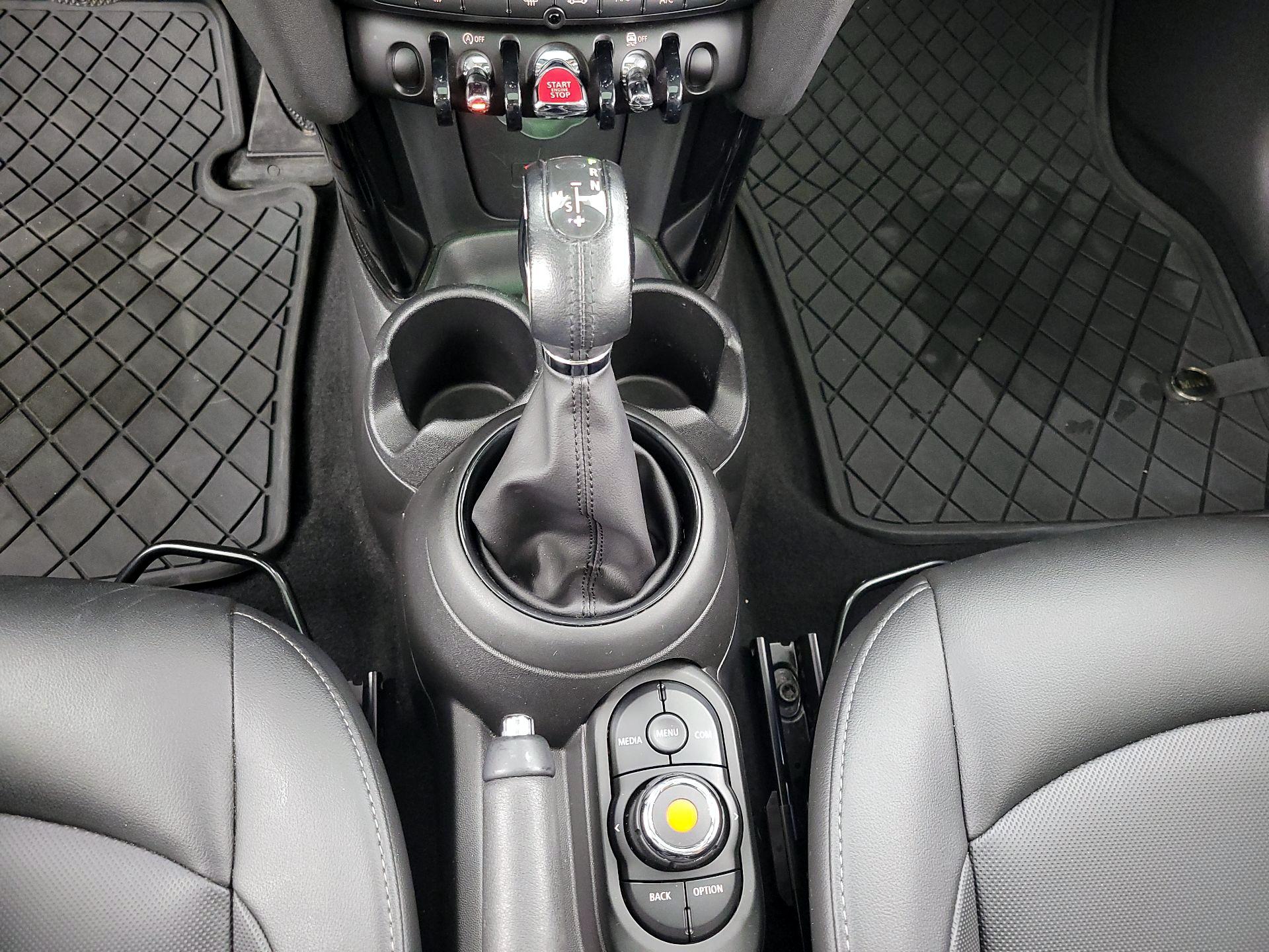 Thumbnail: 2019 MINI Cooper Hardtop - 17