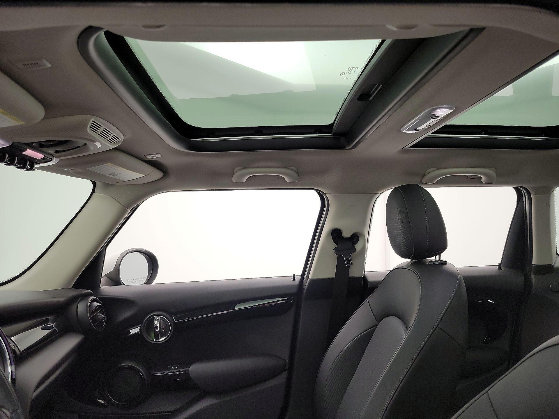 Thumbnail: 2019 MINI Cooper Hardtop - 19