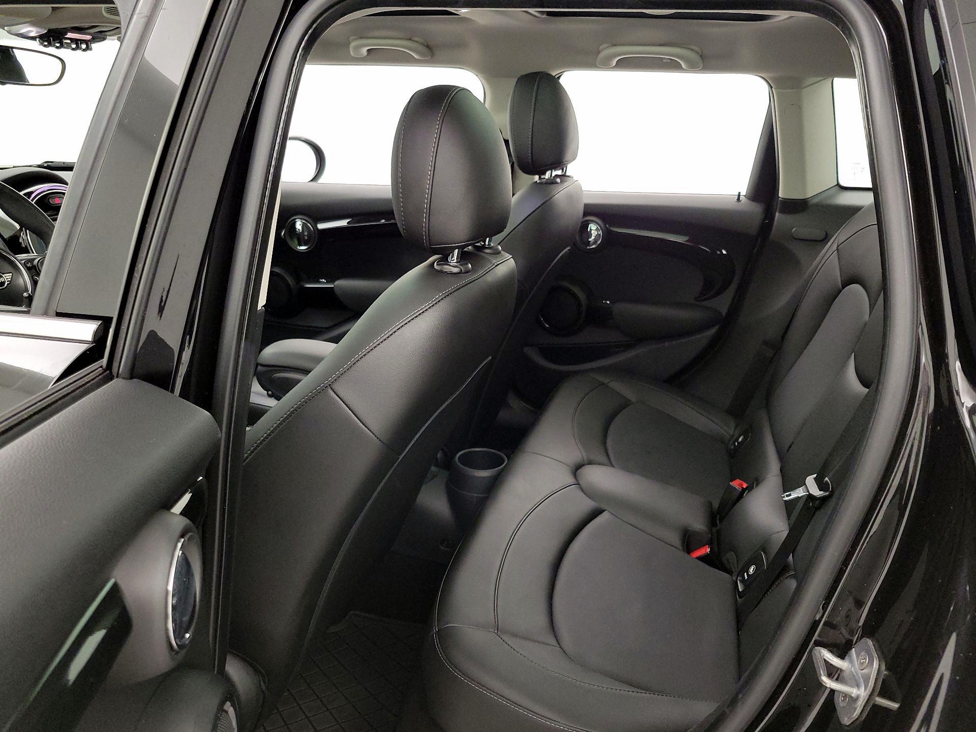 Thumbnail: 2019 MINI Cooper Hardtop - 20