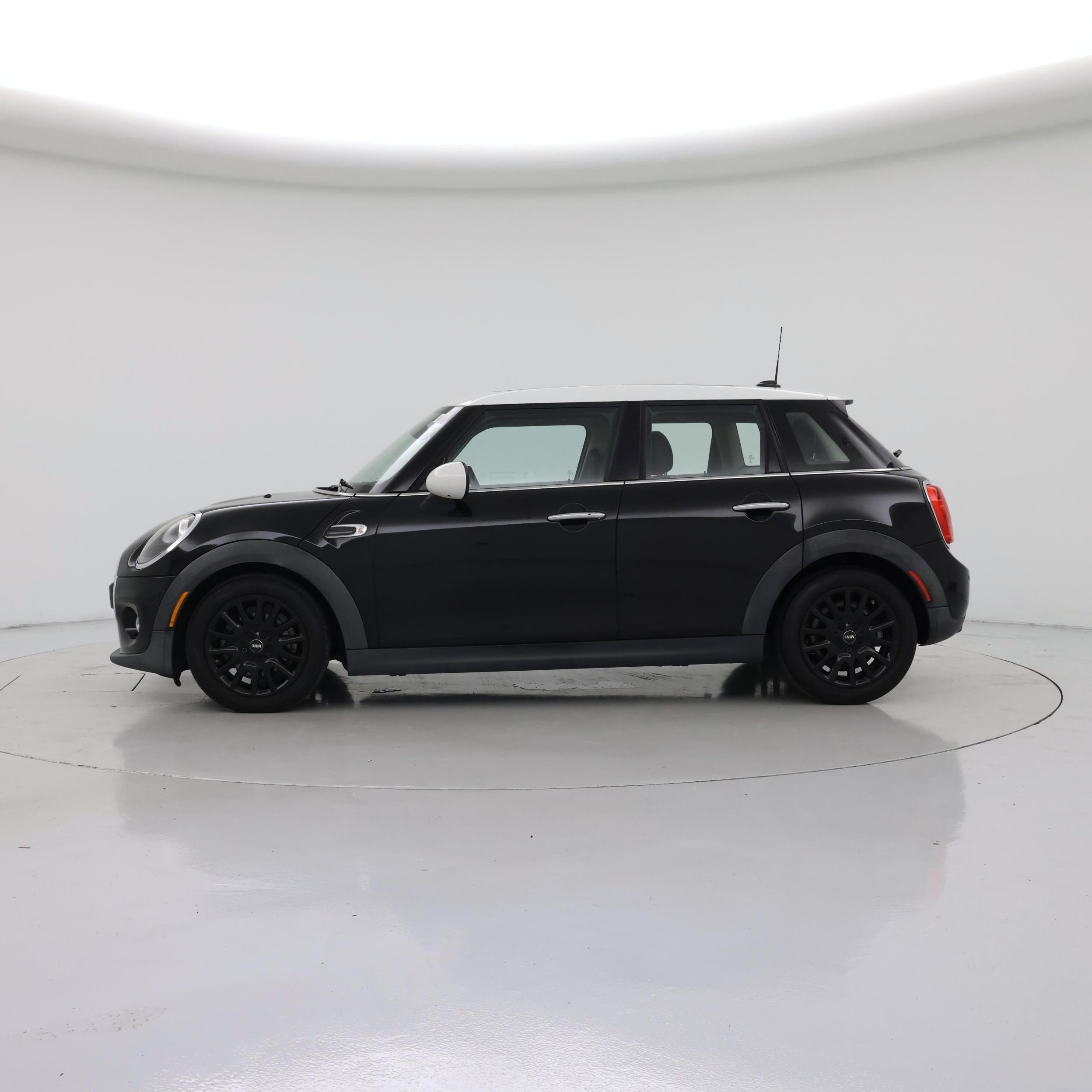 Thumbnail: 2019 MINI Cooper Hardtop - 3