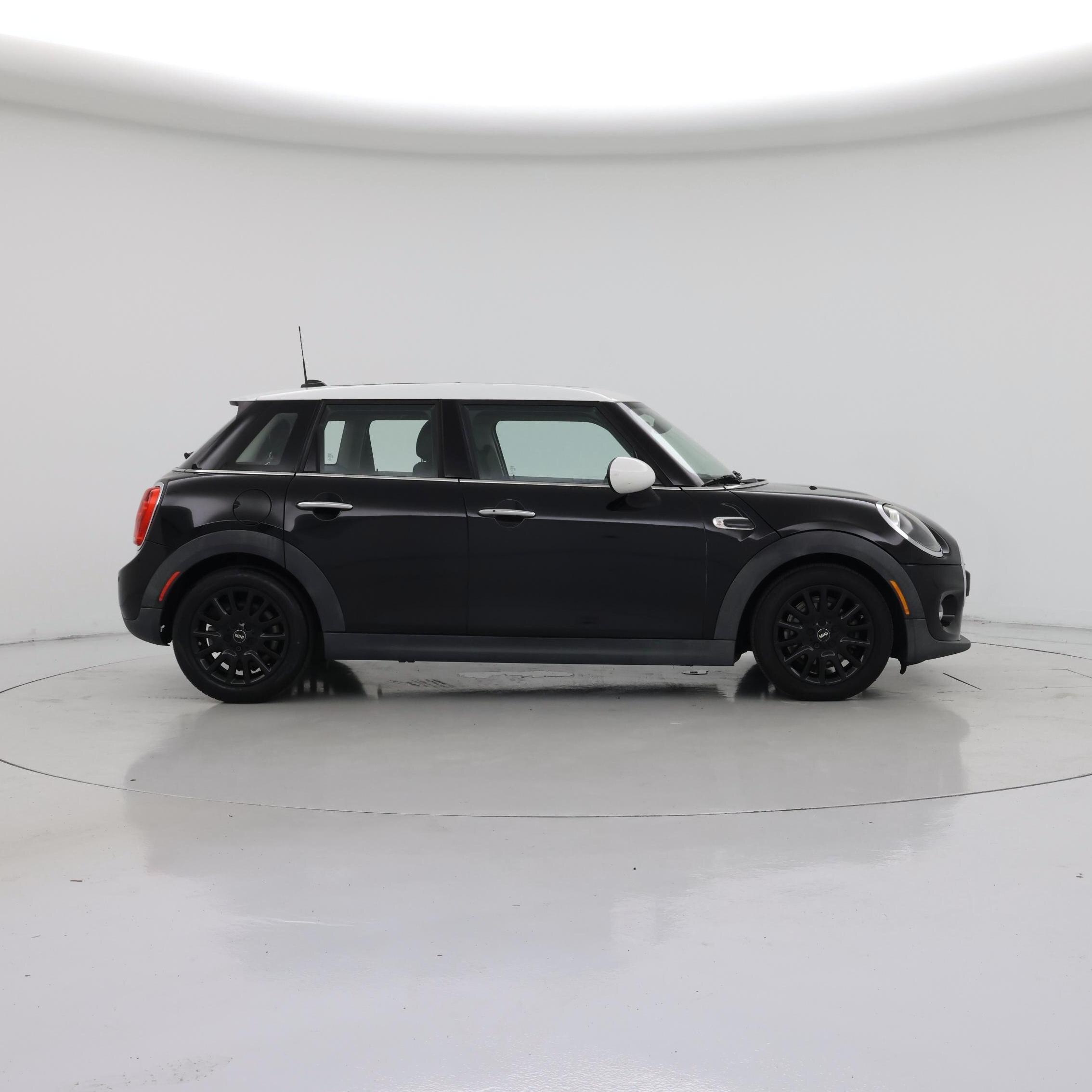 Thumbnail: 2019 MINI Cooper Hardtop - 7