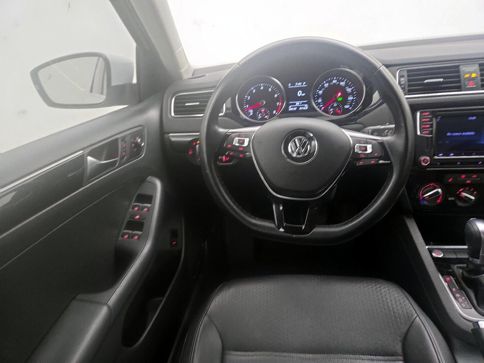 Thumbnail: 2016 Volkswagen Jetta - 10