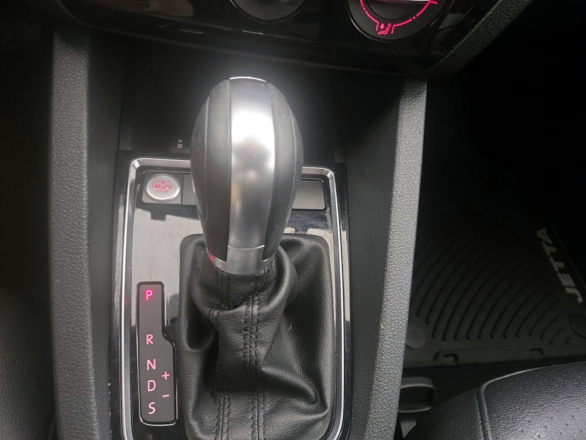 Thumbnail: 2016 Volkswagen Jetta - 17