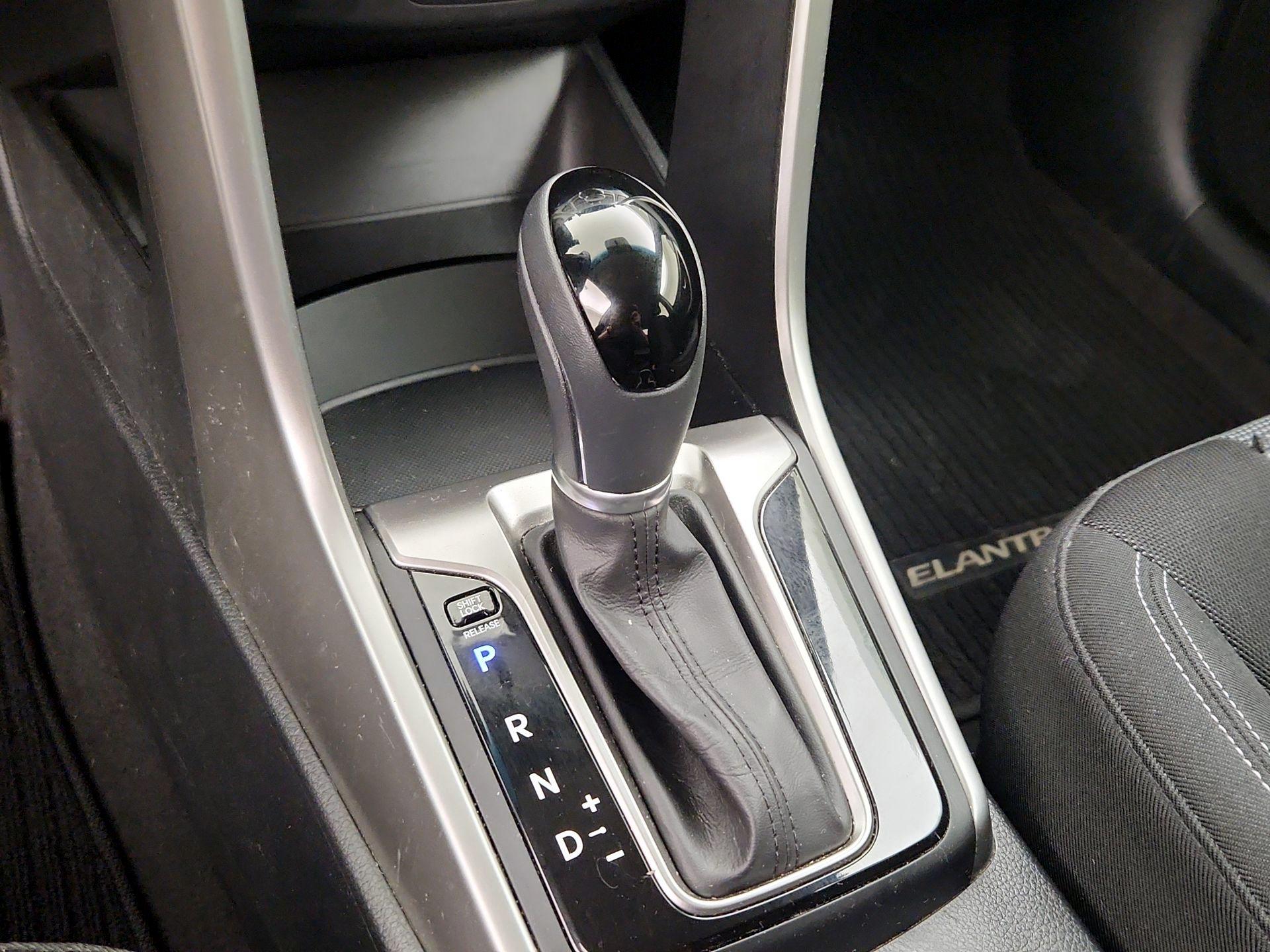 Thumbnail: 2014 Hyundai Elantra - 16