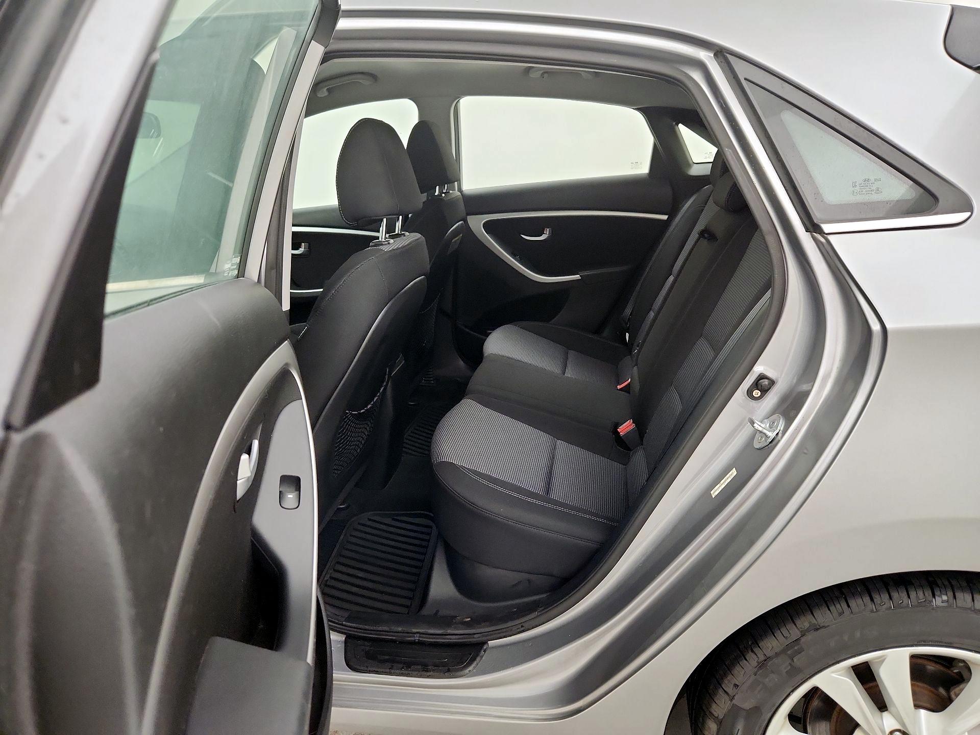 Thumbnail: 2014 Hyundai Elantra - 18