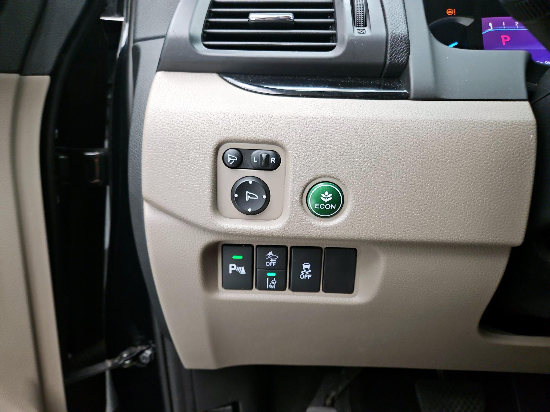 Thumbnail: 2019 Honda Pilot - 13