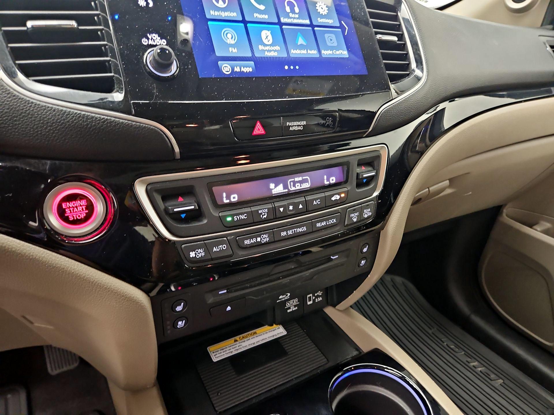 Thumbnail: 2019 Honda Pilot - 15
