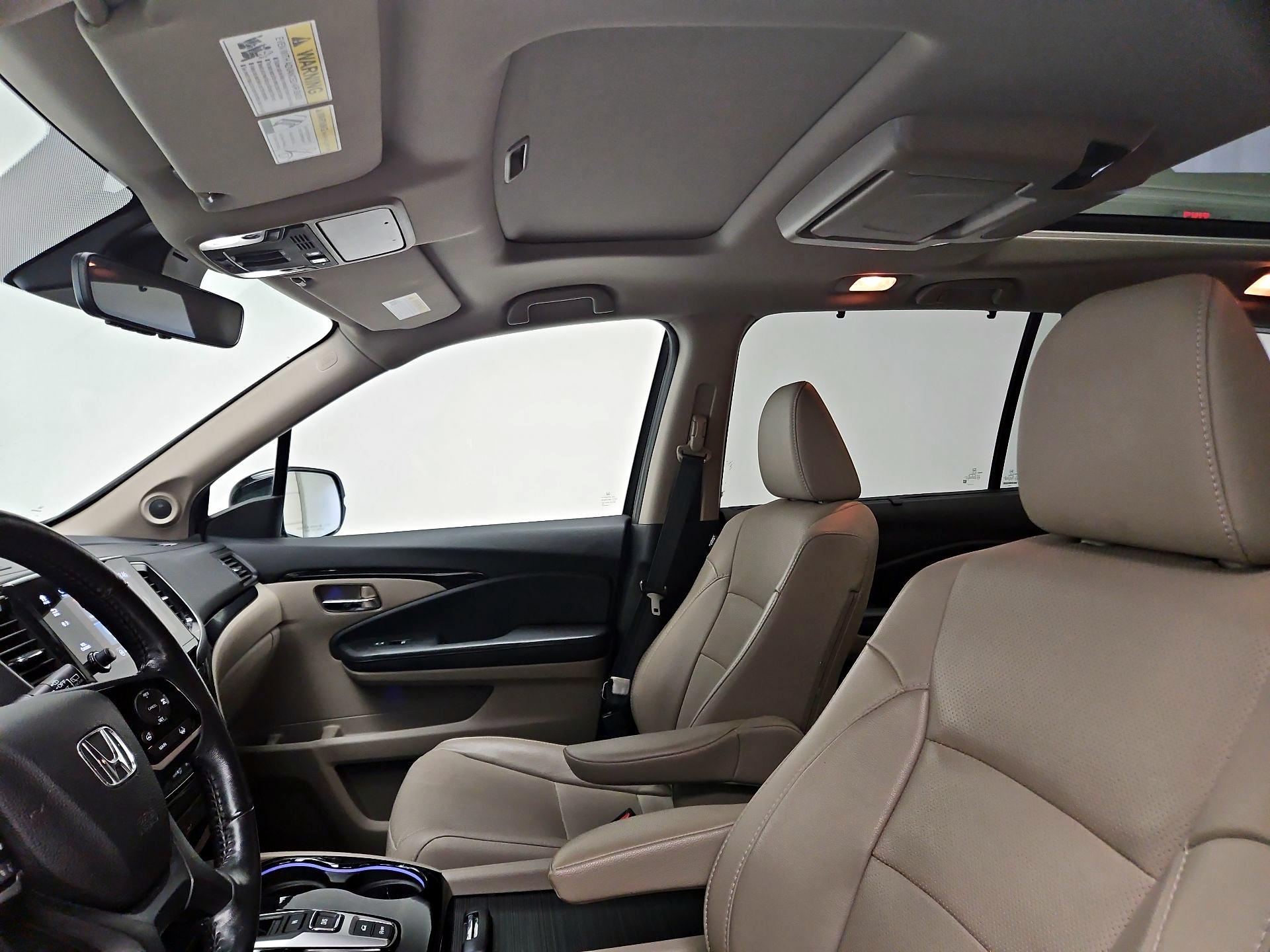 Thumbnail: 2019 Honda Pilot - 18