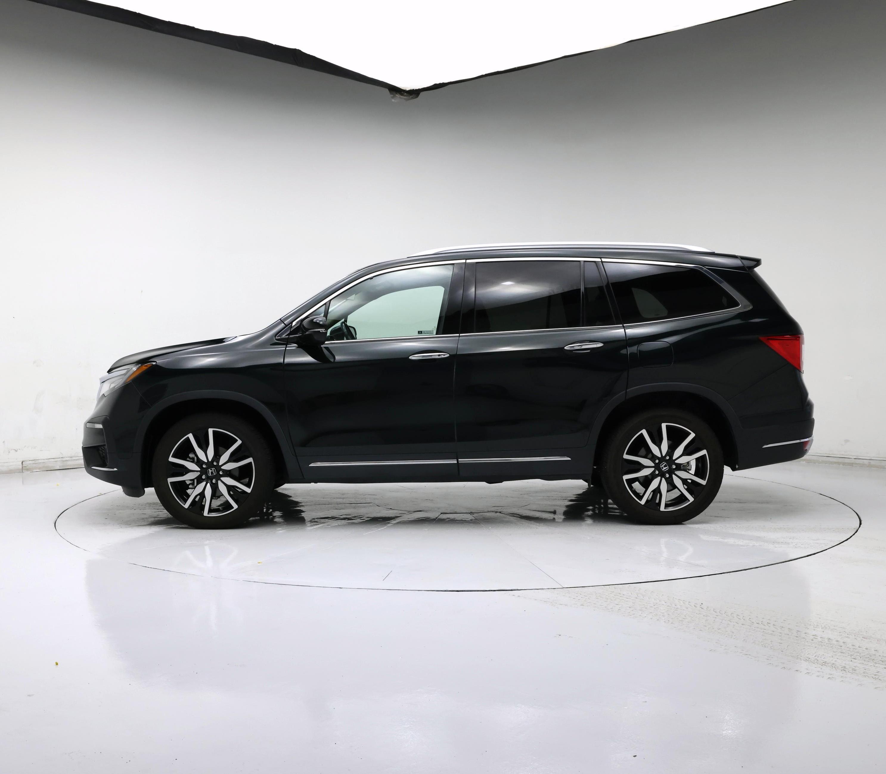 Thumbnail: 2019 Honda Pilot - 3