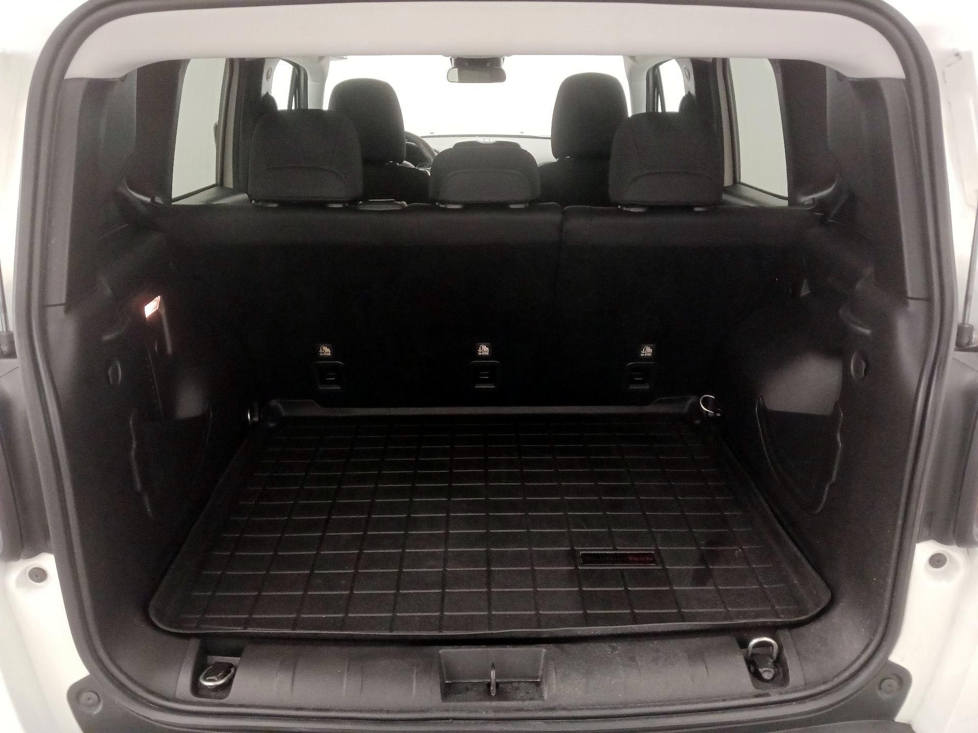 Thumbnail: 2021 Jeep Renegade - 20