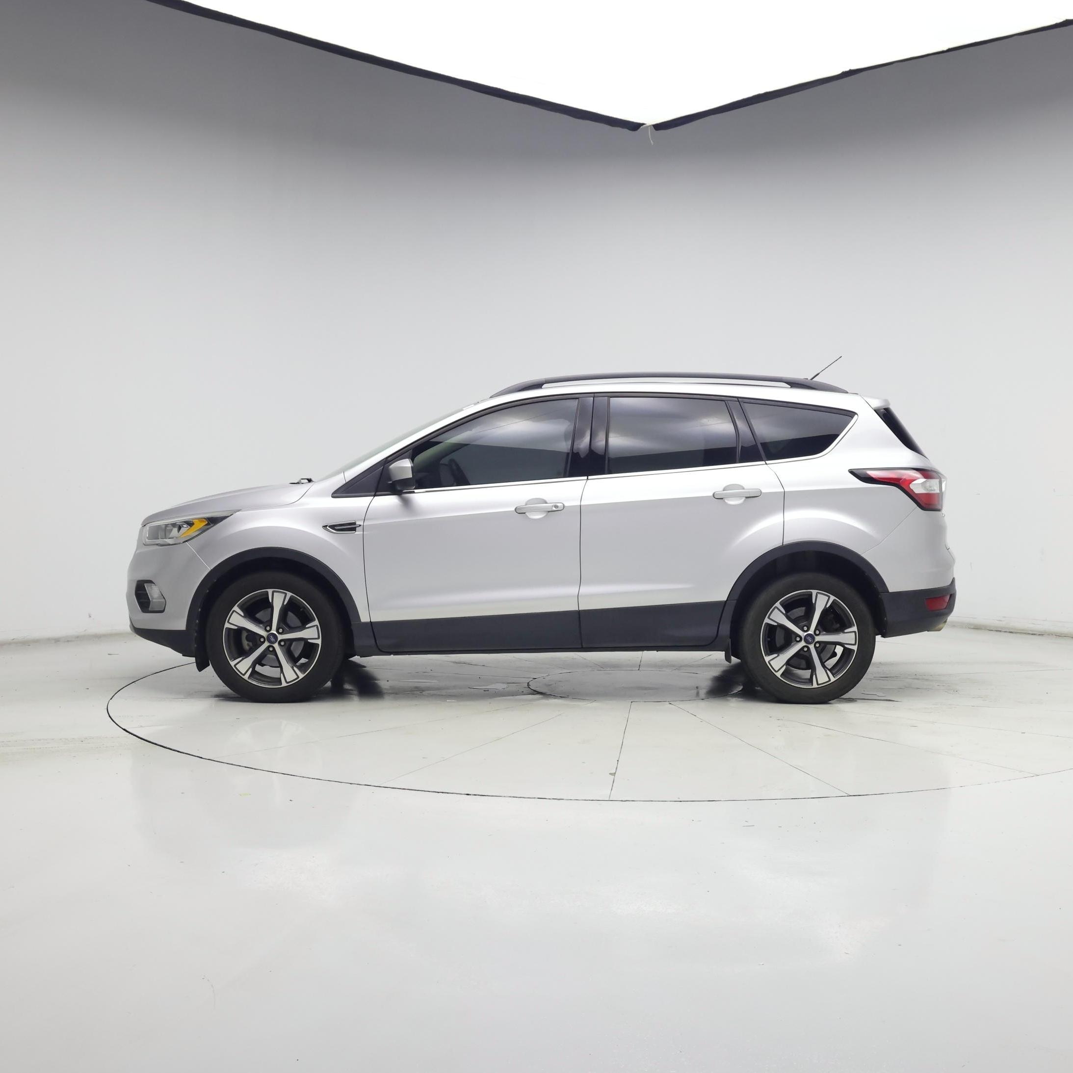 Thumbnail: 2018 Ford Escape - 3