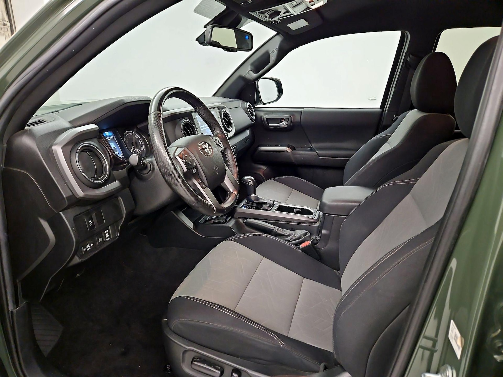 Power Seat(s) & Side Airbags