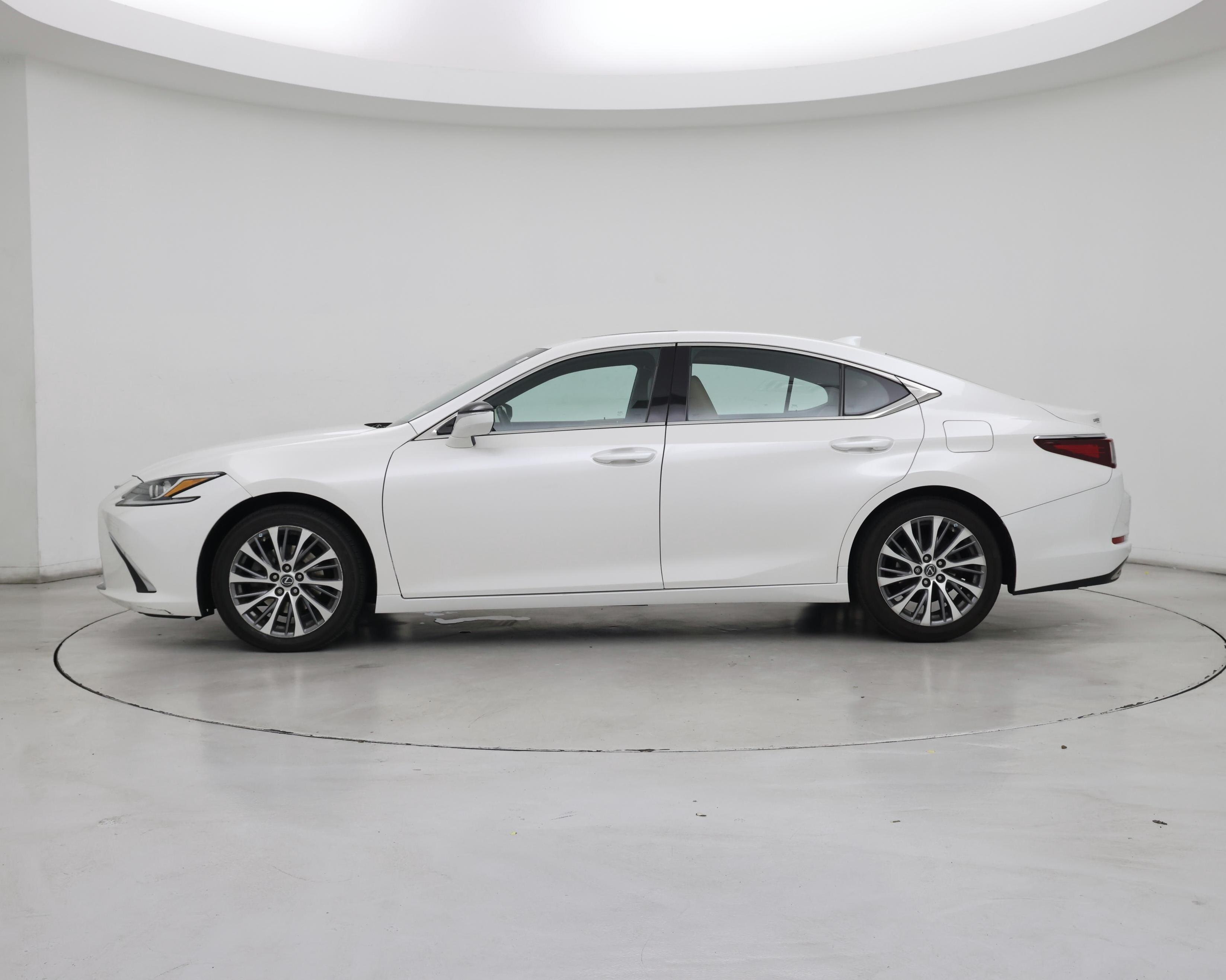 Thumbnail: 2020 Lexus ES - 3