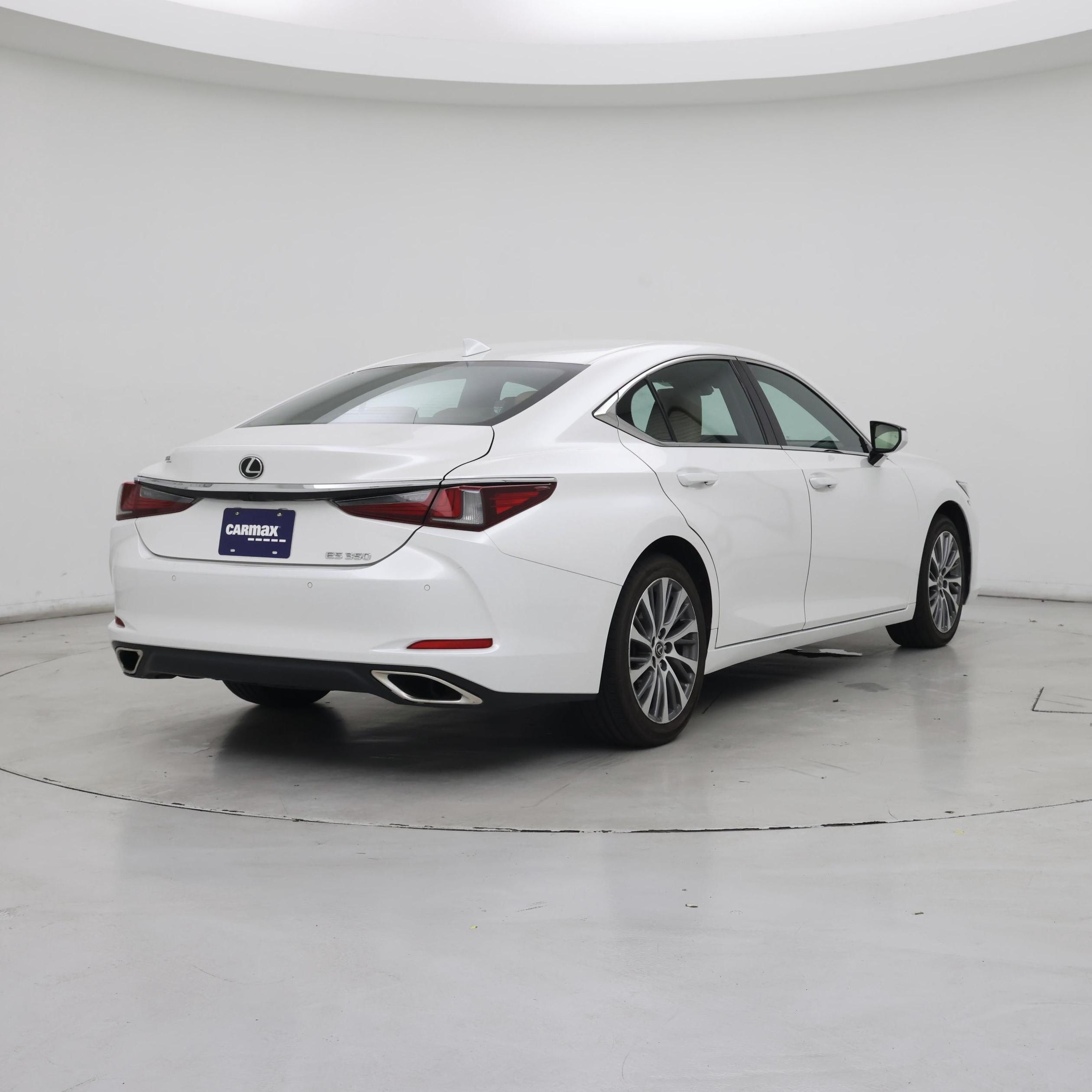 Thumbnail: 2020 Lexus ES - 8