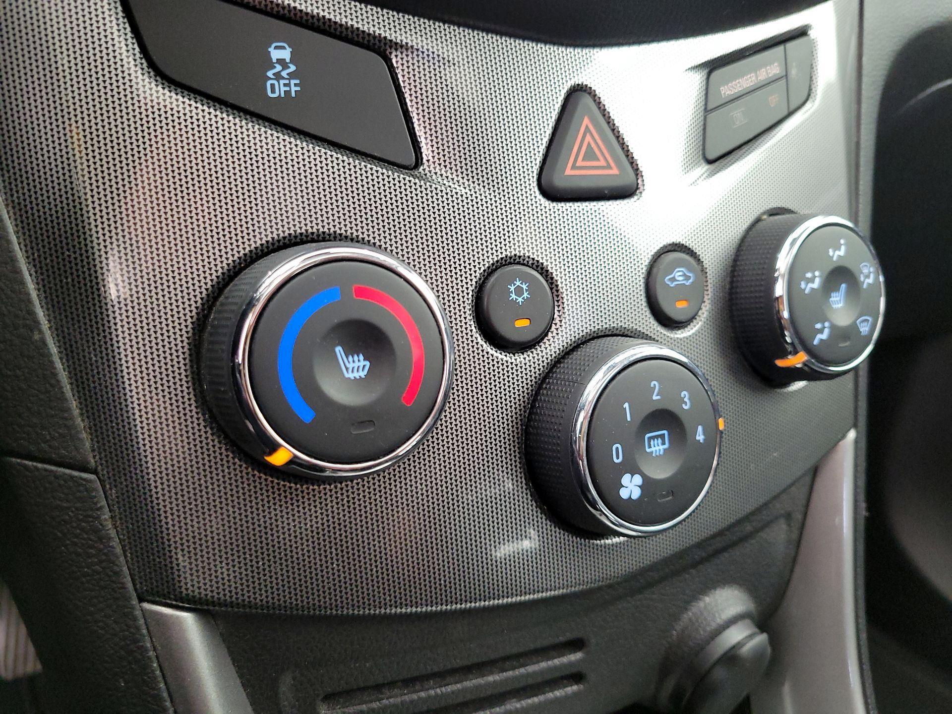 Thumbnail: 2015 Chevrolet Trax - 15