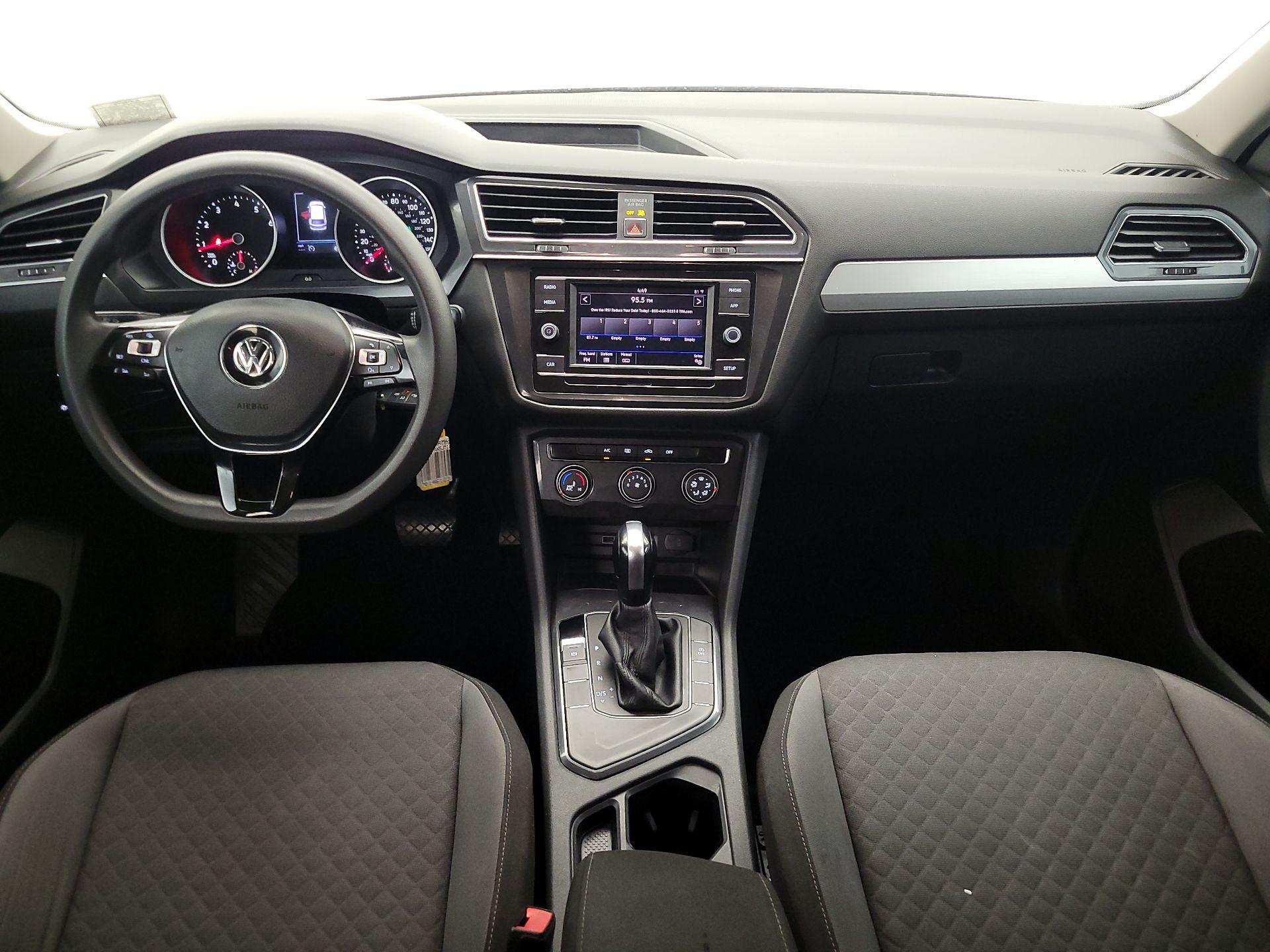 Thumbnail: 2018 Volkswagen Tiguan - 8