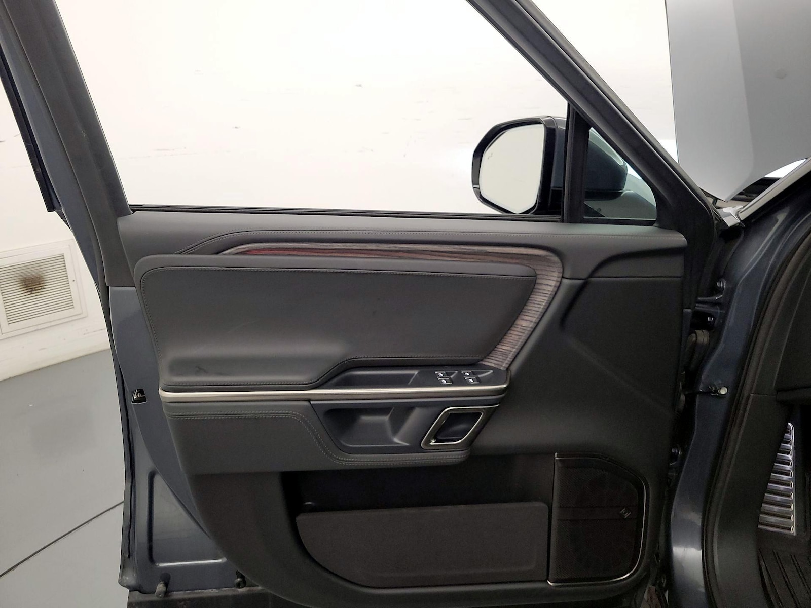 2023 Rivian R1S Adventure - Photo 13
