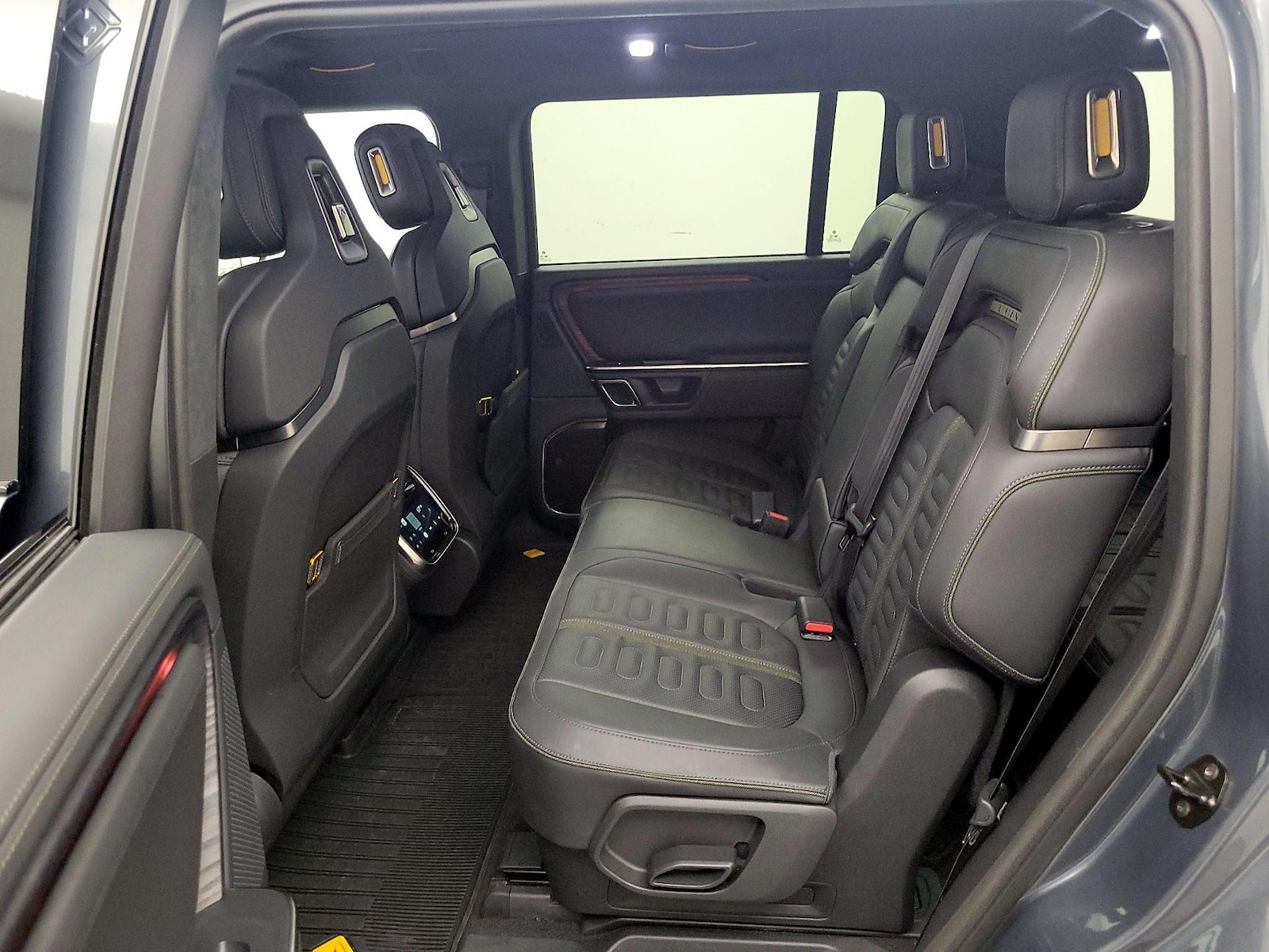 2023 Rivian R1S Adventure - Photo 20