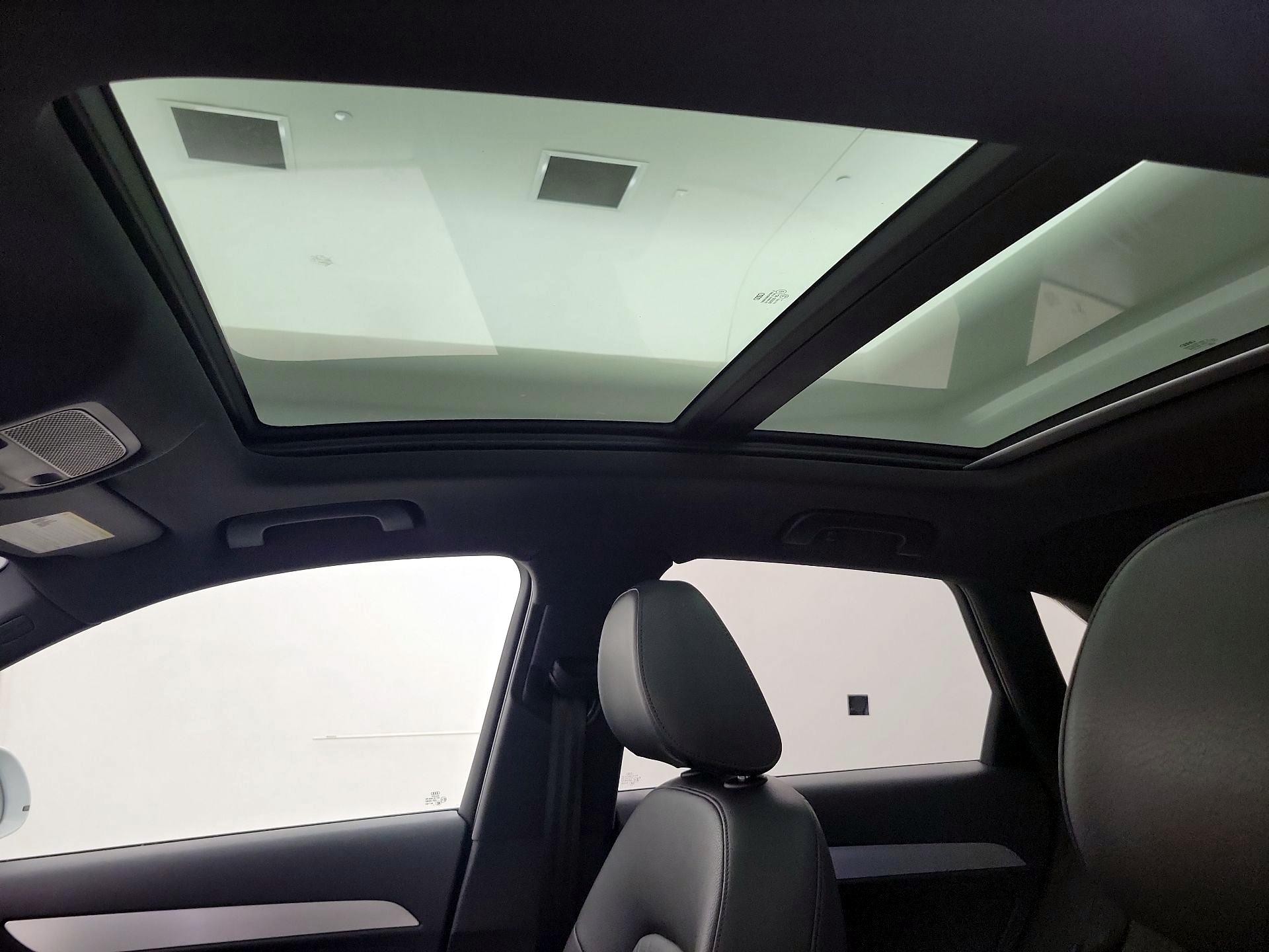 Thumbnail: 2018 Audi Q3 - 18