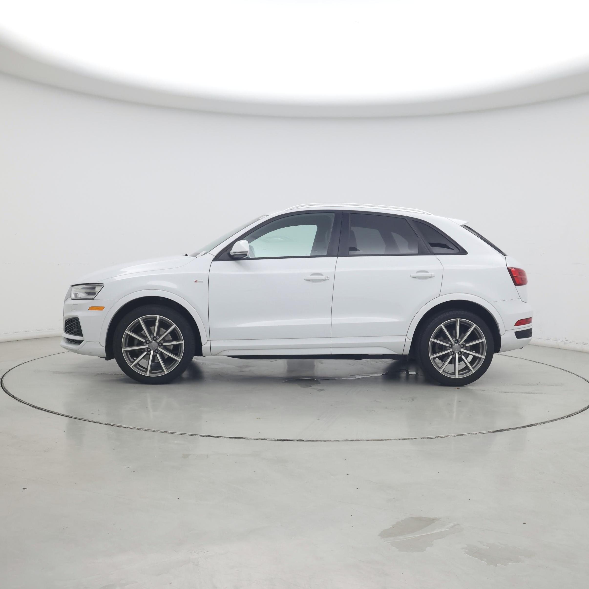 Thumbnail: 2018 Audi Q3 - 3