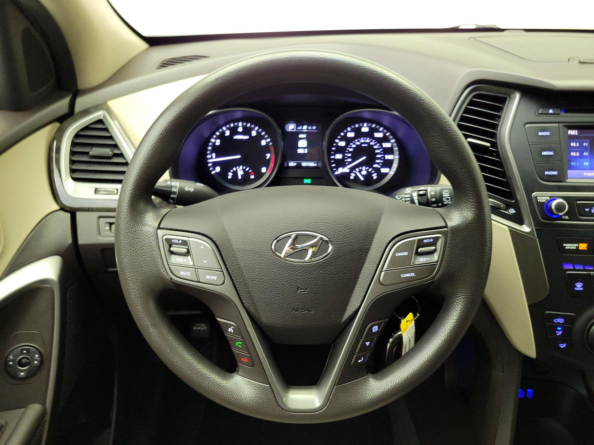 Thumbnail: 2017 Hyundai Santa Fe - 10