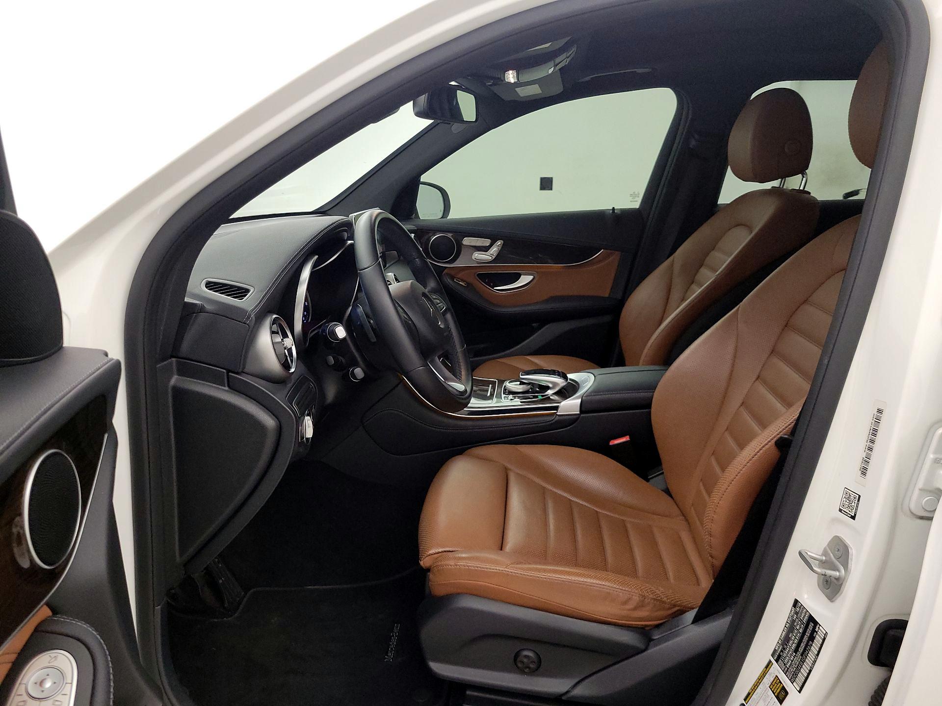 Thumbnail: 2016 Mercedes-Benz GLC - 11
