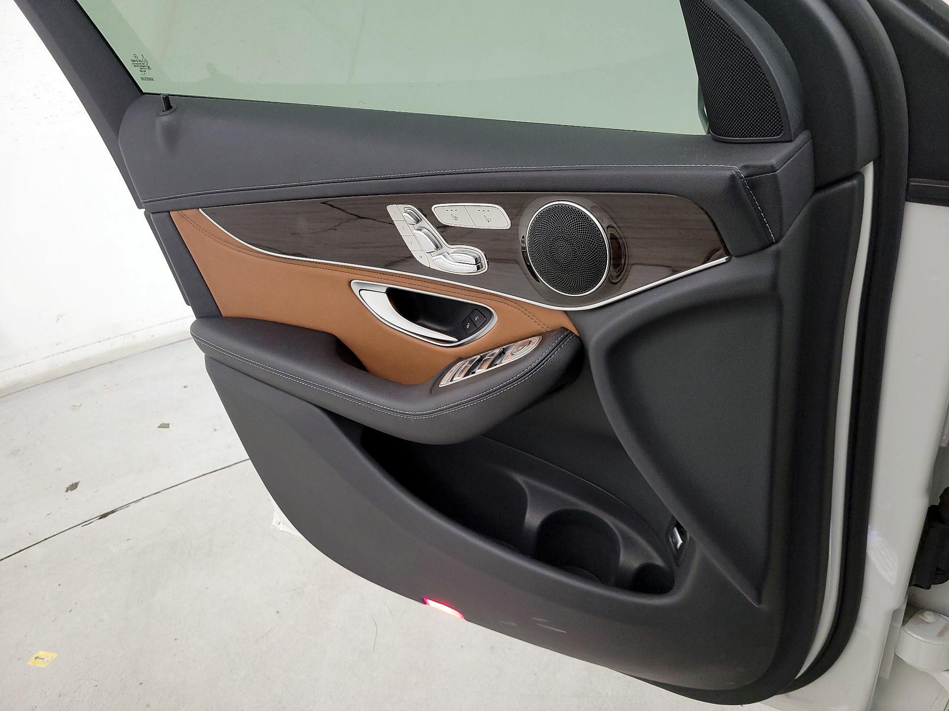Thumbnail: 2016 Mercedes-Benz GLC - 12