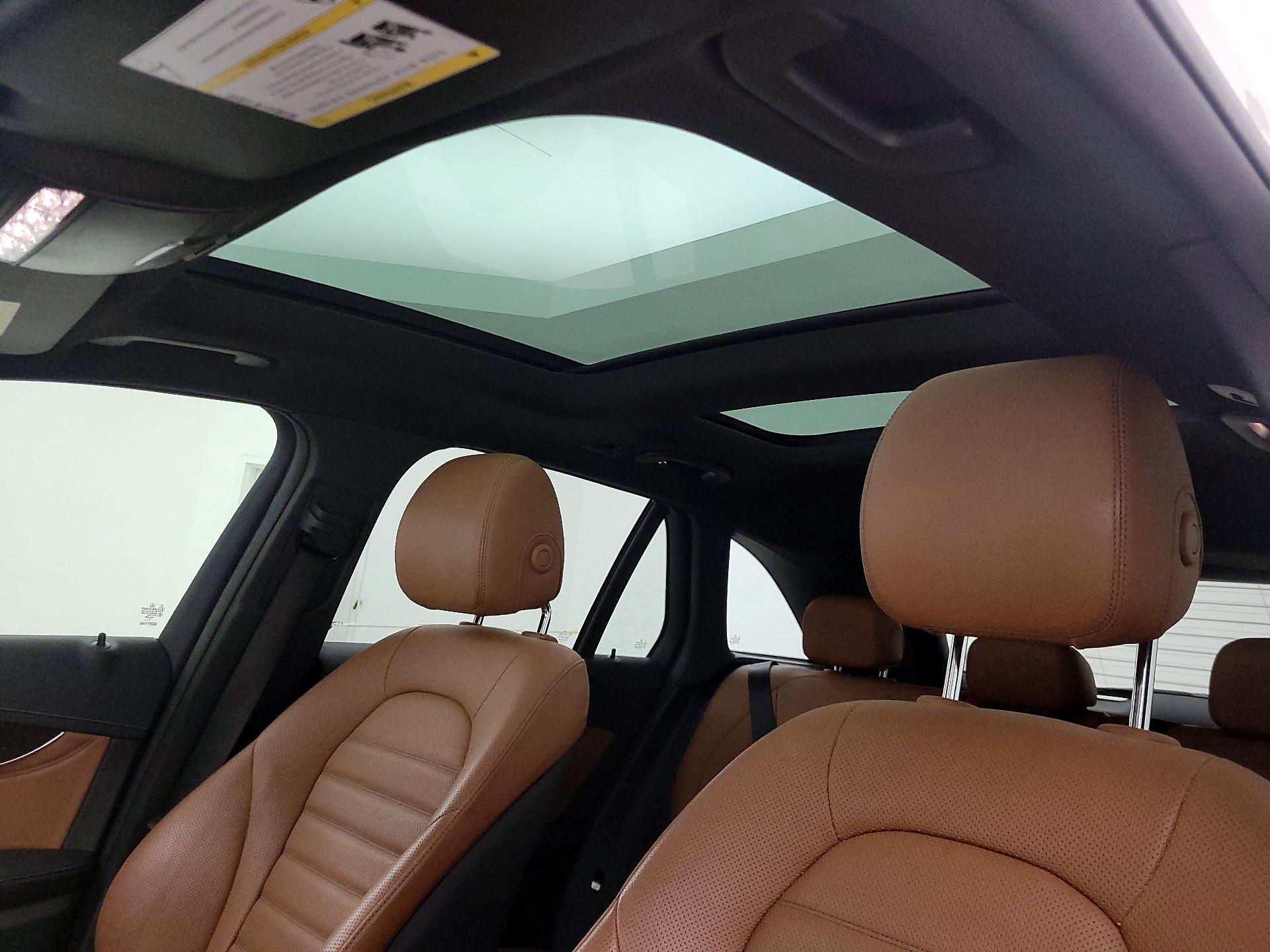 Thumbnail: 2016 Mercedes-Benz GLC - 19