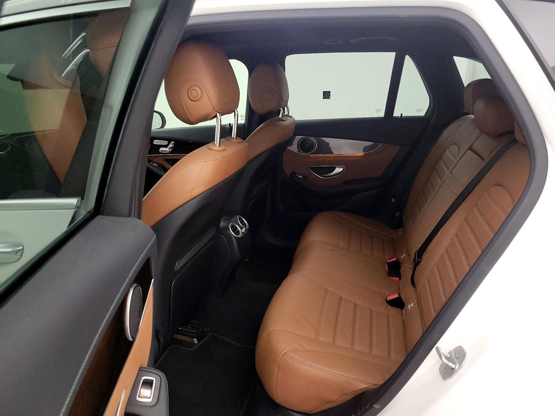 Thumbnail: 2016 Mercedes-Benz GLC - 20