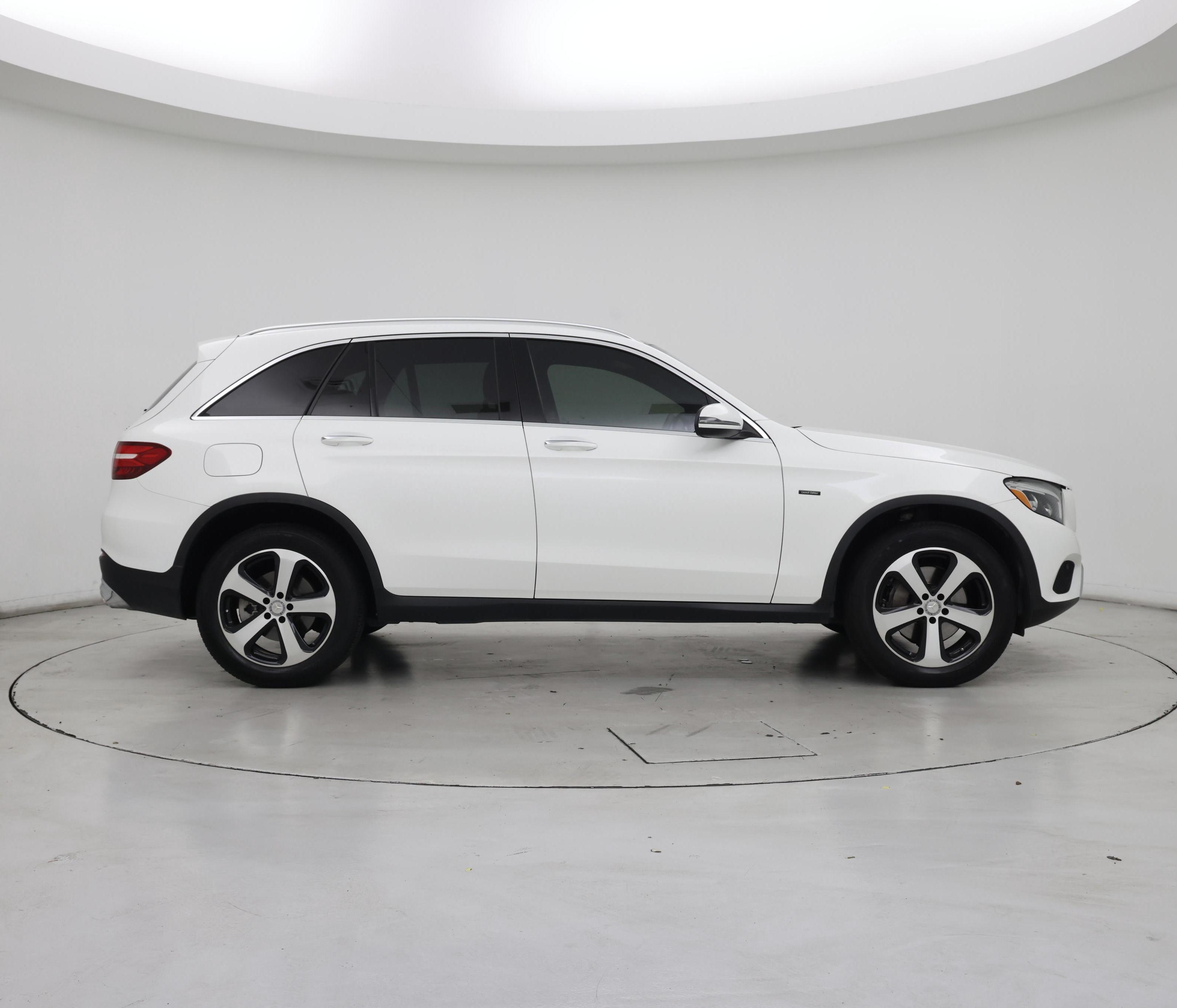 Thumbnail: 2016 Mercedes-Benz GLC - 7