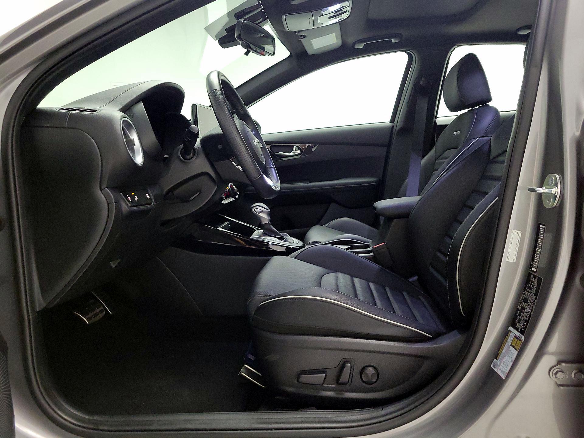 Thumbnail: 2023 Kia Forte - 11