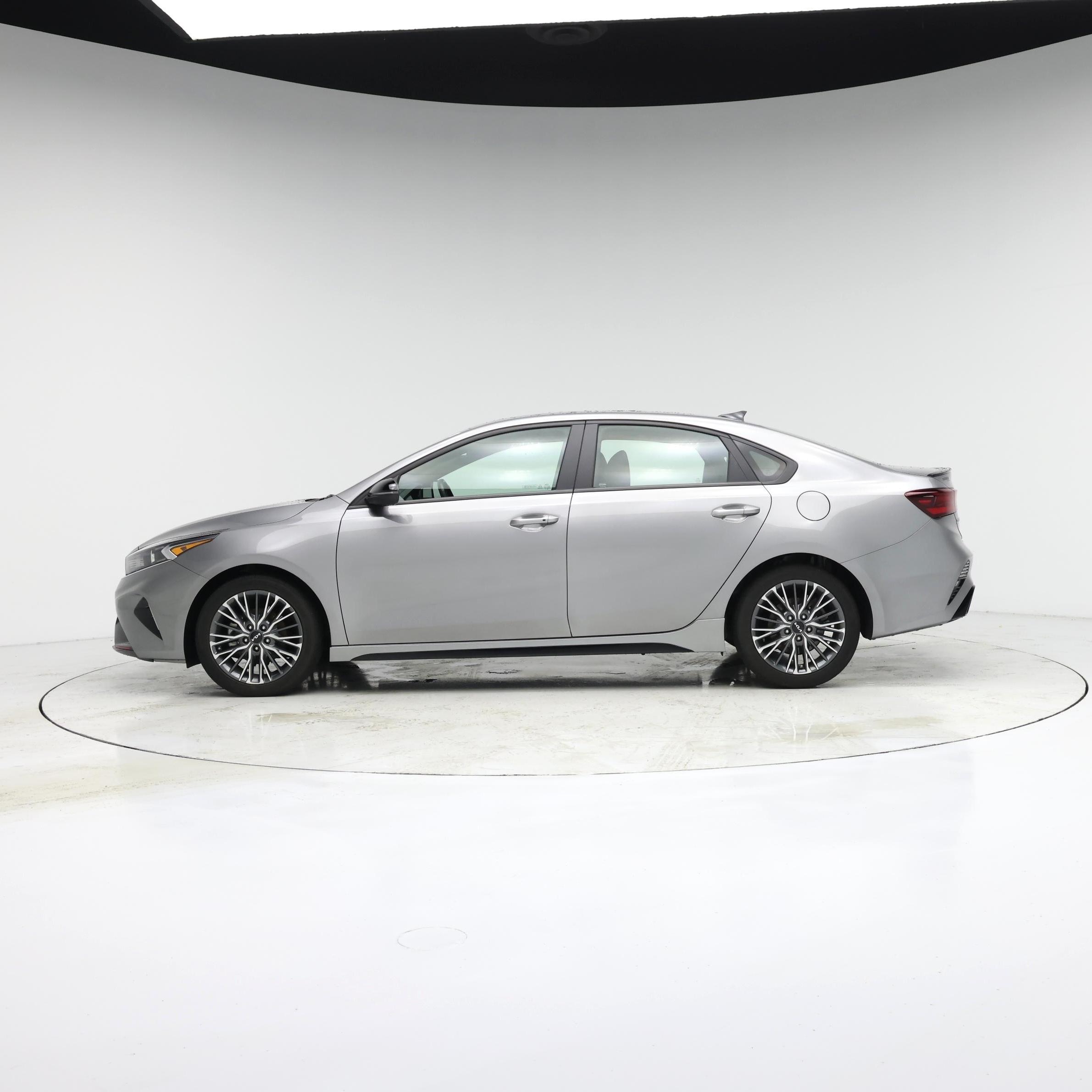 Thumbnail: 2023 Kia Forte - 3