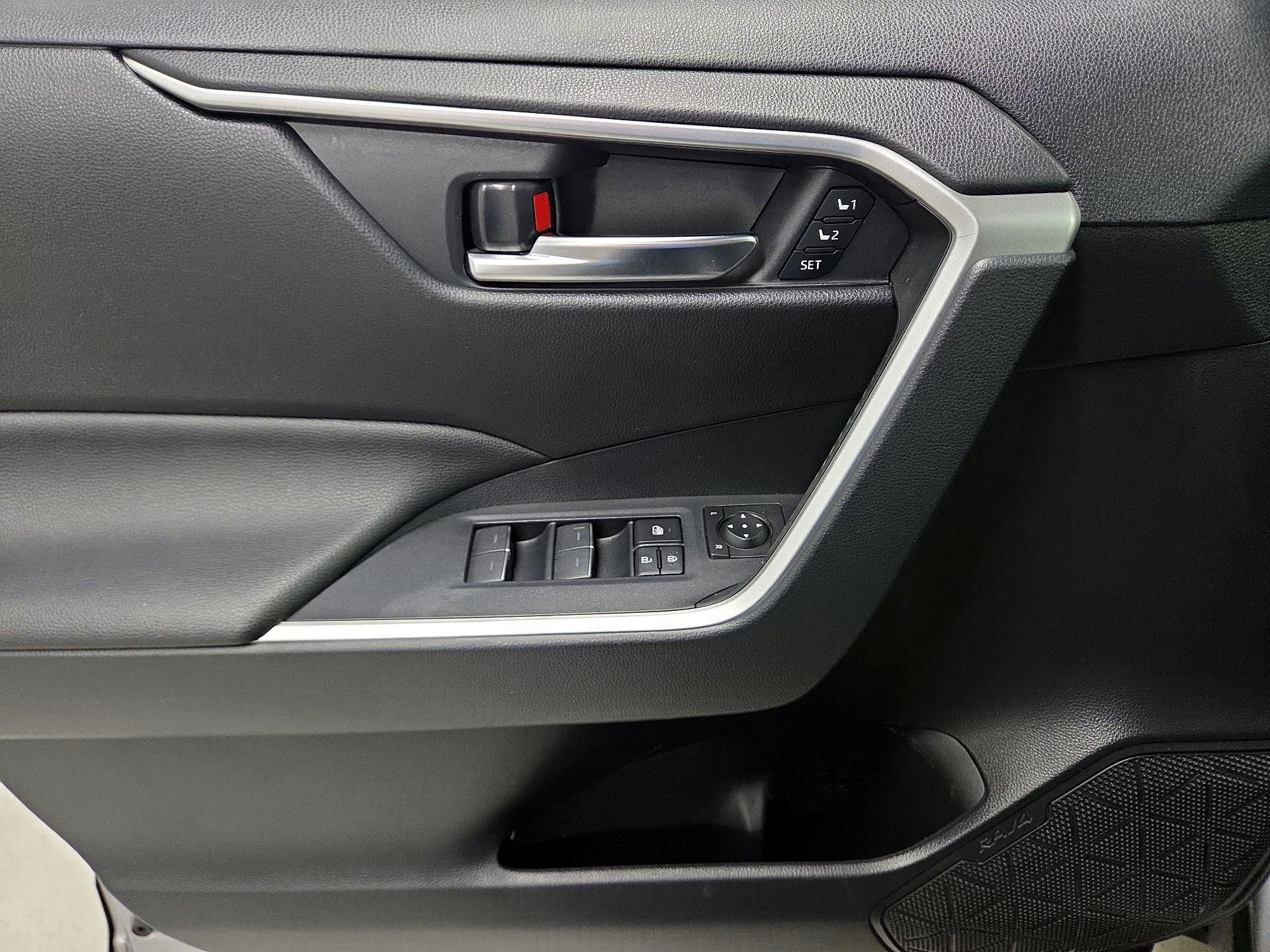 Thumbnail: 2023 Toyota RAV4 - 12