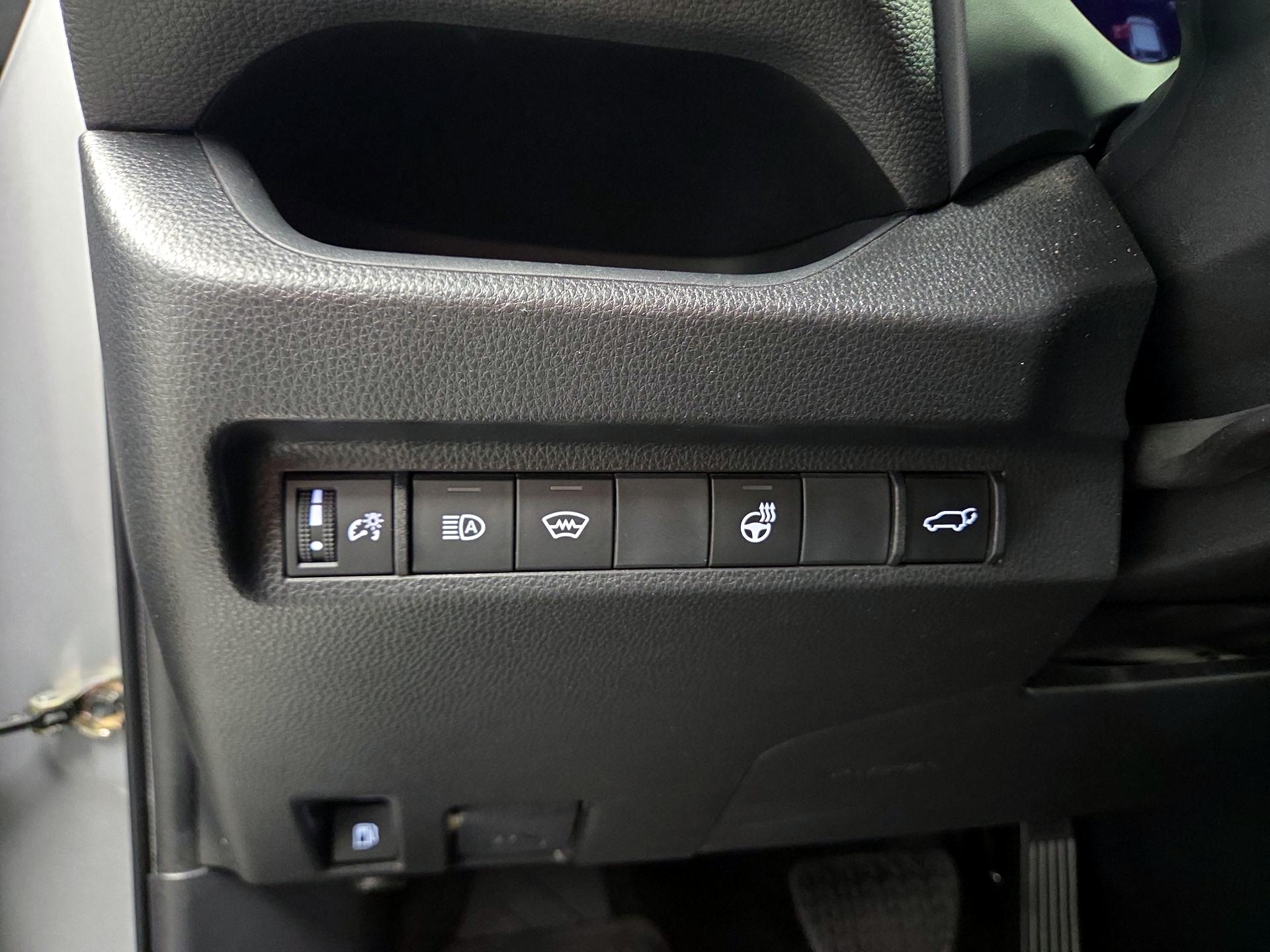 Thumbnail: 2023 Toyota RAV4 - 13