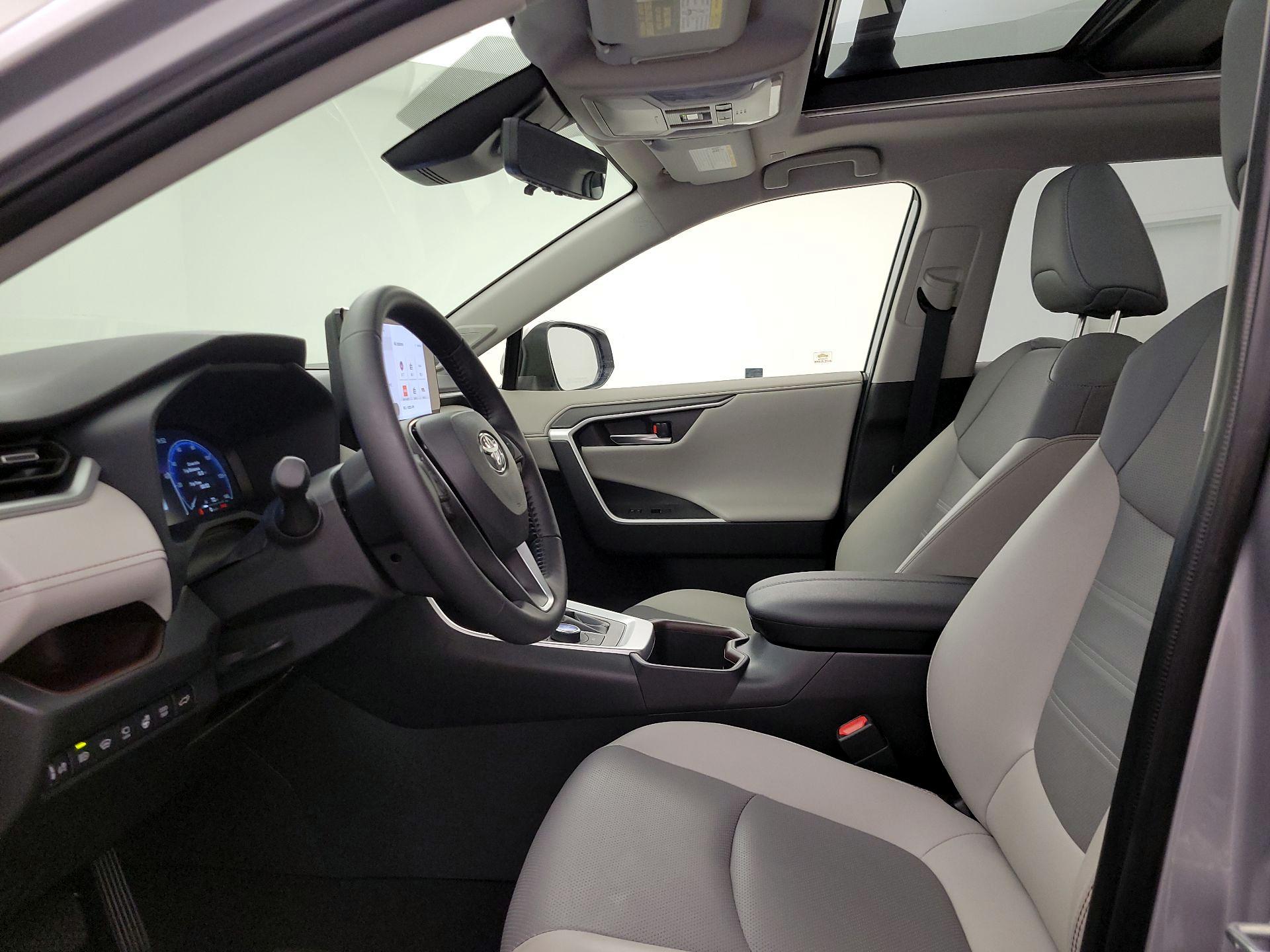 Thumbnail: 2025 Toyota RAV4 - 11