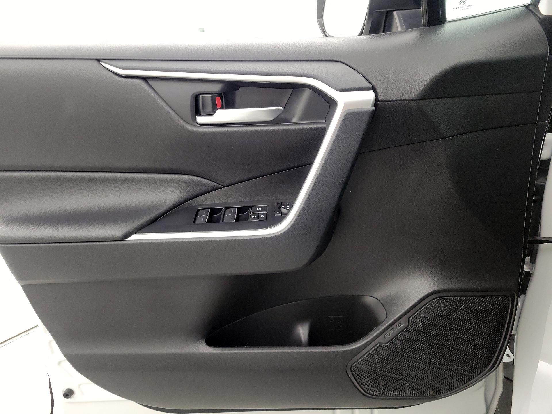 Thumbnail: 2025 Toyota RAV4 - 12